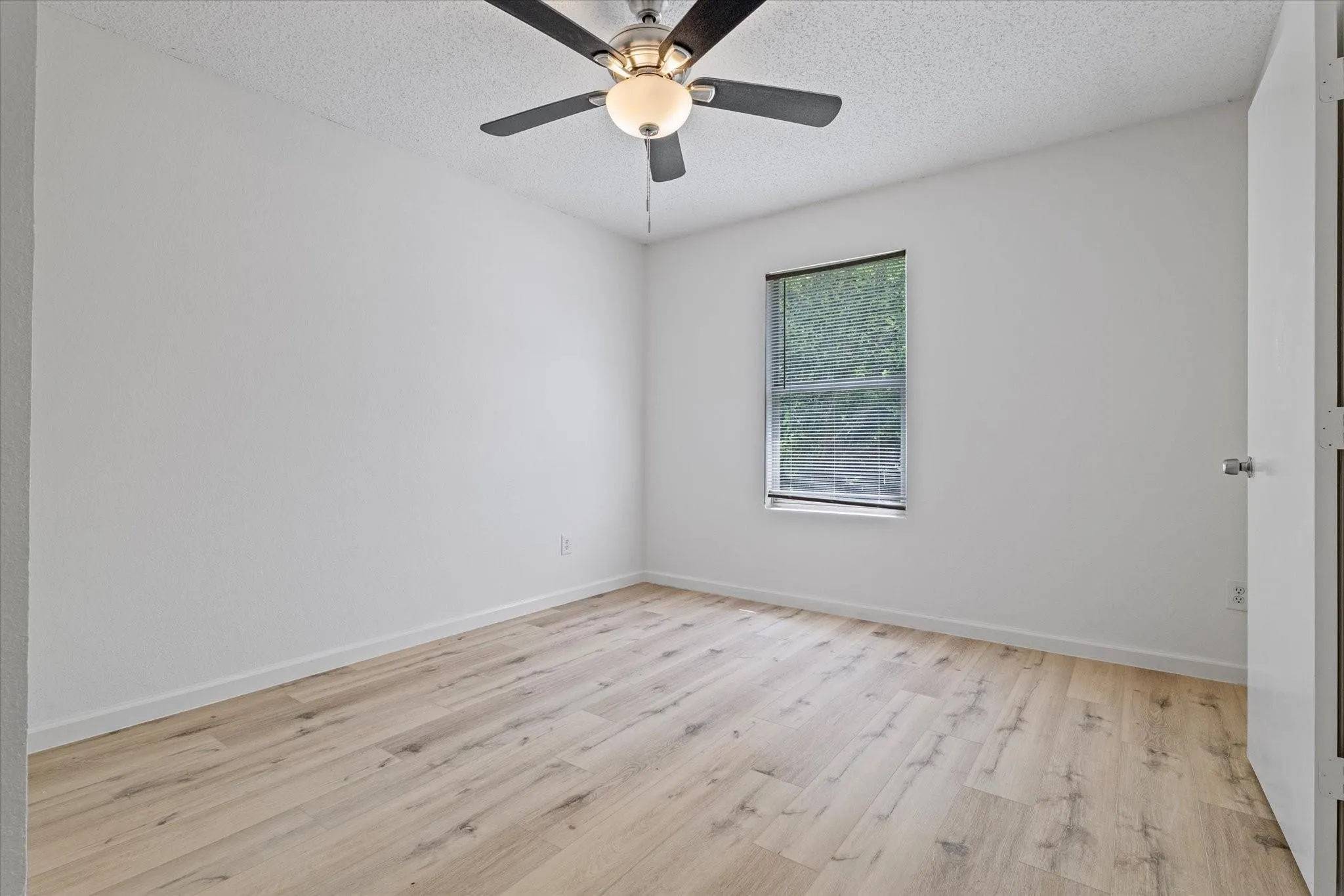 Single Family Residence For Rent in Collin County , 3300 Jacobs Drive, Mc Kinney, Texas 75070, 4 Bedroom, 3 Bathroom, 2 Garage spaces, 2,132 Sqft, built in 1998, mls#21150723, Real Estate Agent in Mc Kinney, Homes For Rent in Collin county, Homes For Rent in Mc Kinney, Realtor in Mc Kinney Texas, Real Estate Brokerage Independent Realty Texas, Luminita Cordes Realtor
