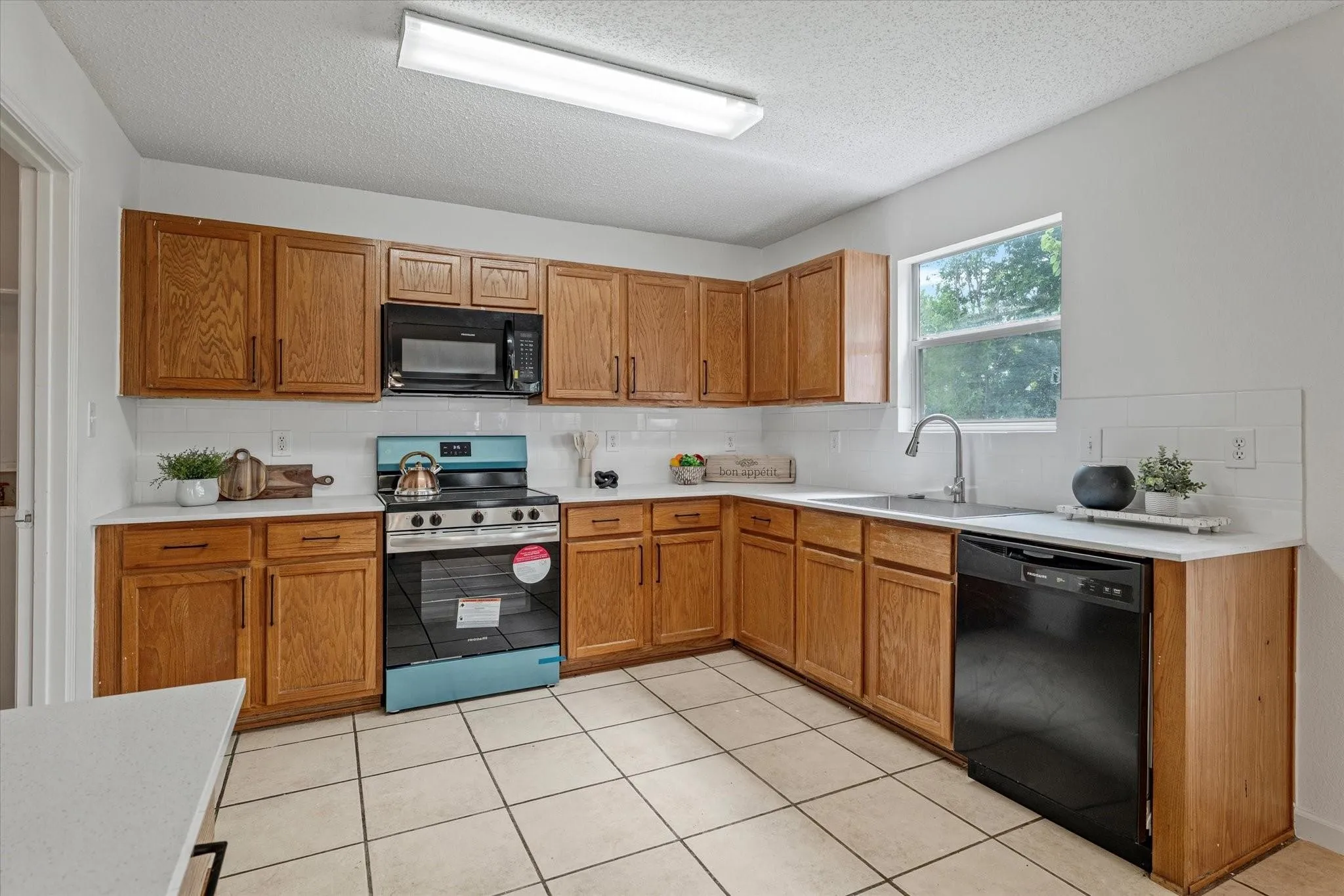 Single Family Residence For Rent in Collin County , 3300 Jacobs Drive, Mc Kinney, Texas 75070, 4 Bedroom, 3 Bathroom, 2 Garage spaces, 2,132 Sqft, built in 1998, mls#21150723, Real Estate Agent in Mc Kinney, Homes For Rent in Collin county, Homes For Rent in Mc Kinney, Realtor in Mc Kinney Texas, Real Estate Brokerage Independent Realty Texas, Luminita Cordes Realtor