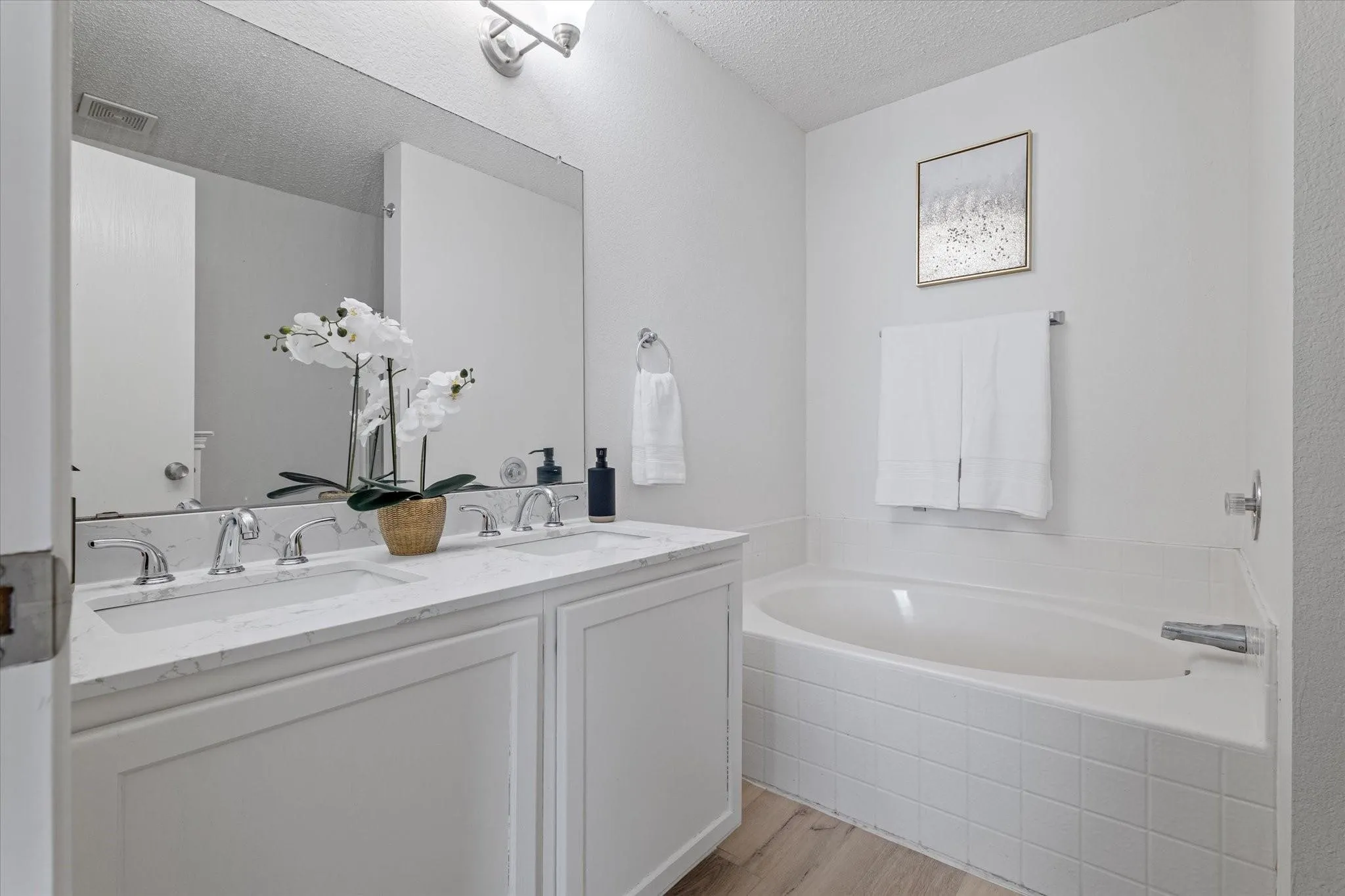 Single Family Residence For Rent in Collin County , 3300 Jacobs Drive, Mc Kinney, Texas 75070, 4 Bedroom, 3 Bathroom, 2 Garage spaces, 2,132 Sqft, built in 1998, mls#21150723, Real Estate Agent in Mc Kinney, Homes For Rent in Collin county, Homes For Rent in Mc Kinney, Realtor in Mc Kinney Texas, Real Estate Brokerage Independent Realty Texas, Luminita Cordes Realtor