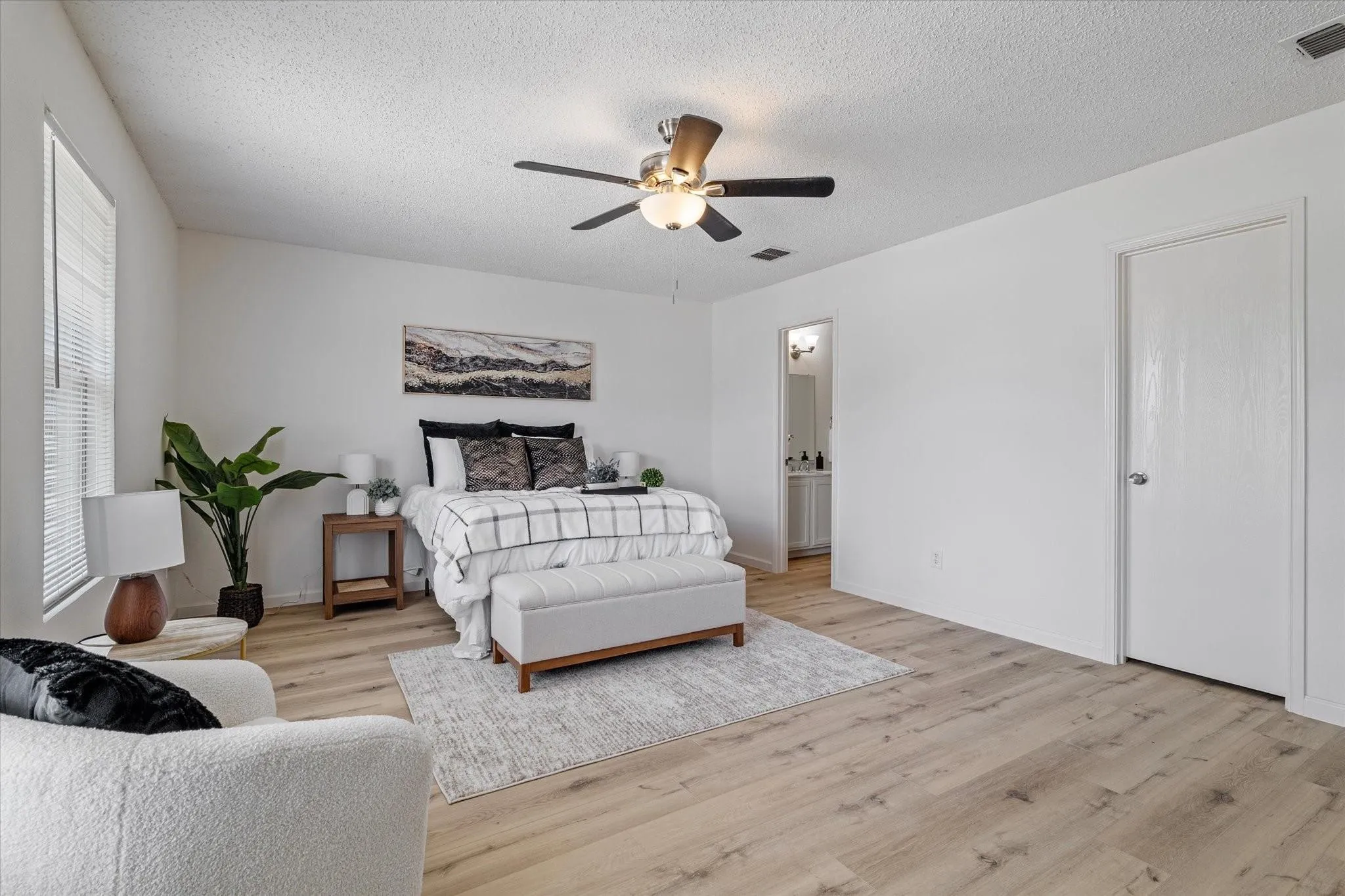 Single Family Residence For Rent in Collin County , 3300 Jacobs Drive, Mc Kinney, Texas 75070, 4 Bedroom, 3 Bathroom, 2 Garage spaces, 2,132 Sqft, built in 1998, mls#21150723, Real Estate Agent in Mc Kinney, Homes For Rent in Collin county, Homes For Rent in Mc Kinney, Realtor in Mc Kinney Texas, Real Estate Brokerage Independent Realty Texas, Luminita Cordes Realtor