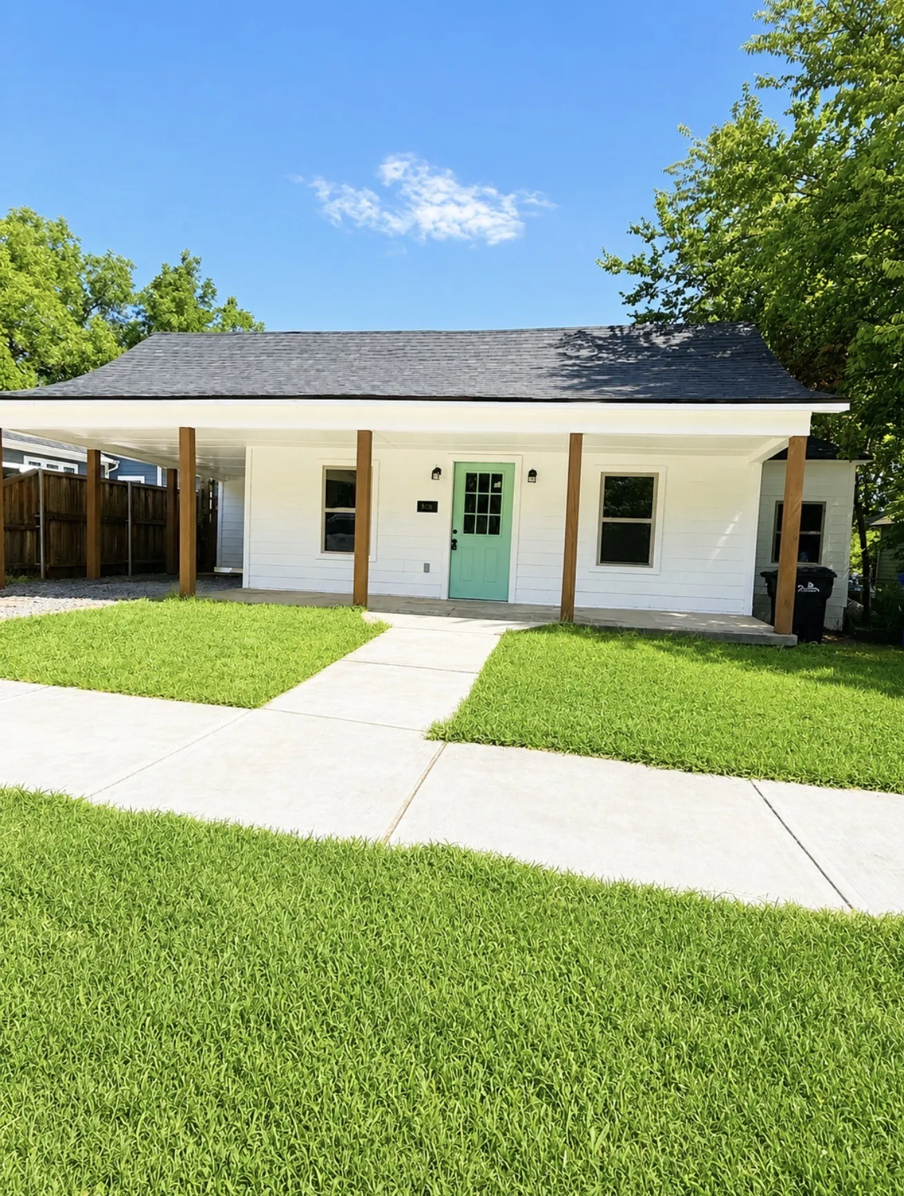 Single Family Residence For Sale in Grayson County , 811 W Day Street, Denison, Texas 75020, 3 Bedroom, 2 Bathroom, Garage spaces, 1,446 Sqft, built in 1930, mls#21152283, Real Estate Agent in Denison, Homes For Sale in Grayson county, Homes For Sale in Denison, Realtor in Denison Texas, Real Estate Brokerage Independent Realty Texas, Luminita Cordes Realtor