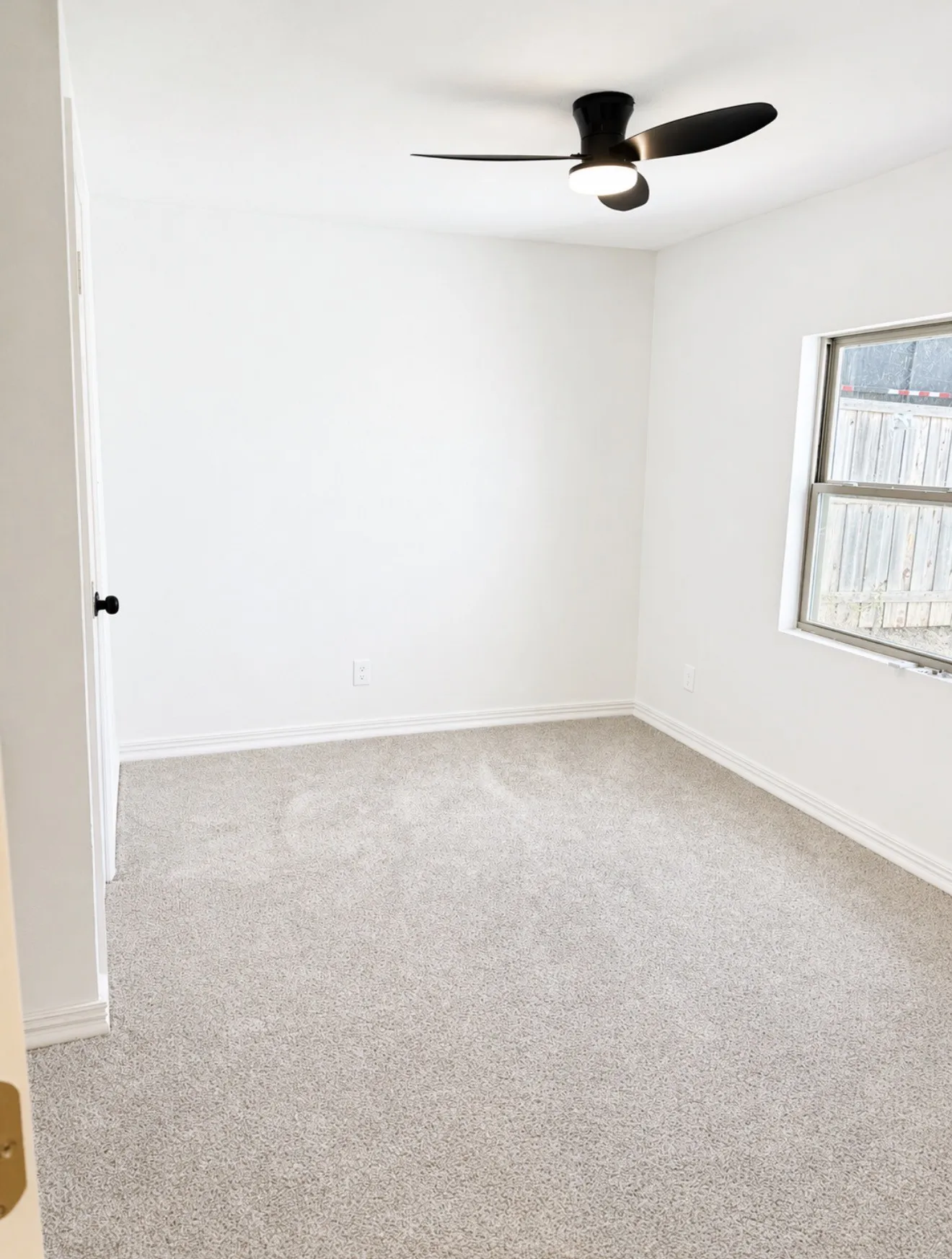 Single Family Residence For Sale in Grayson County , 811 W Day Street, Denison, Texas 75020, 3 Bedroom, 2 Bathroom, Garage spaces, 1,446 Sqft, built in 1930, mls#21152283, Real Estate Agent in Denison, Homes For Sale in Grayson county, Homes For Sale in Denison, Realtor in Denison Texas, Real Estate Brokerage Independent Realty Texas, Luminita Cordes Realtor