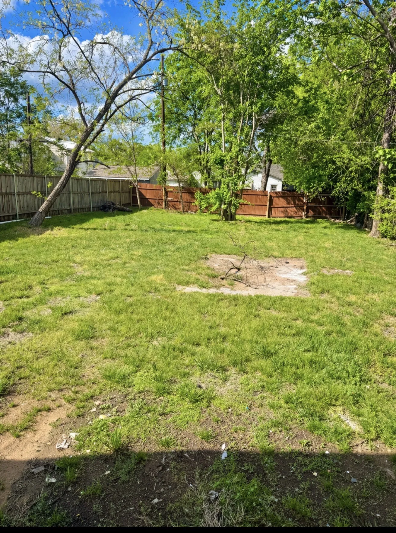 Single Family Residence For Sale in Grayson County , 811 W Day Street, Denison, Texas 75020, 3 Bedroom, 2 Bathroom, Garage spaces, 1,446 Sqft, built in 1930, mls#21152283, Real Estate Agent in Denison, Homes For Sale in Grayson county, Homes For Sale in Denison, Realtor in Denison Texas, Real Estate Brokerage Independent Realty Texas, Luminita Cordes Realtor