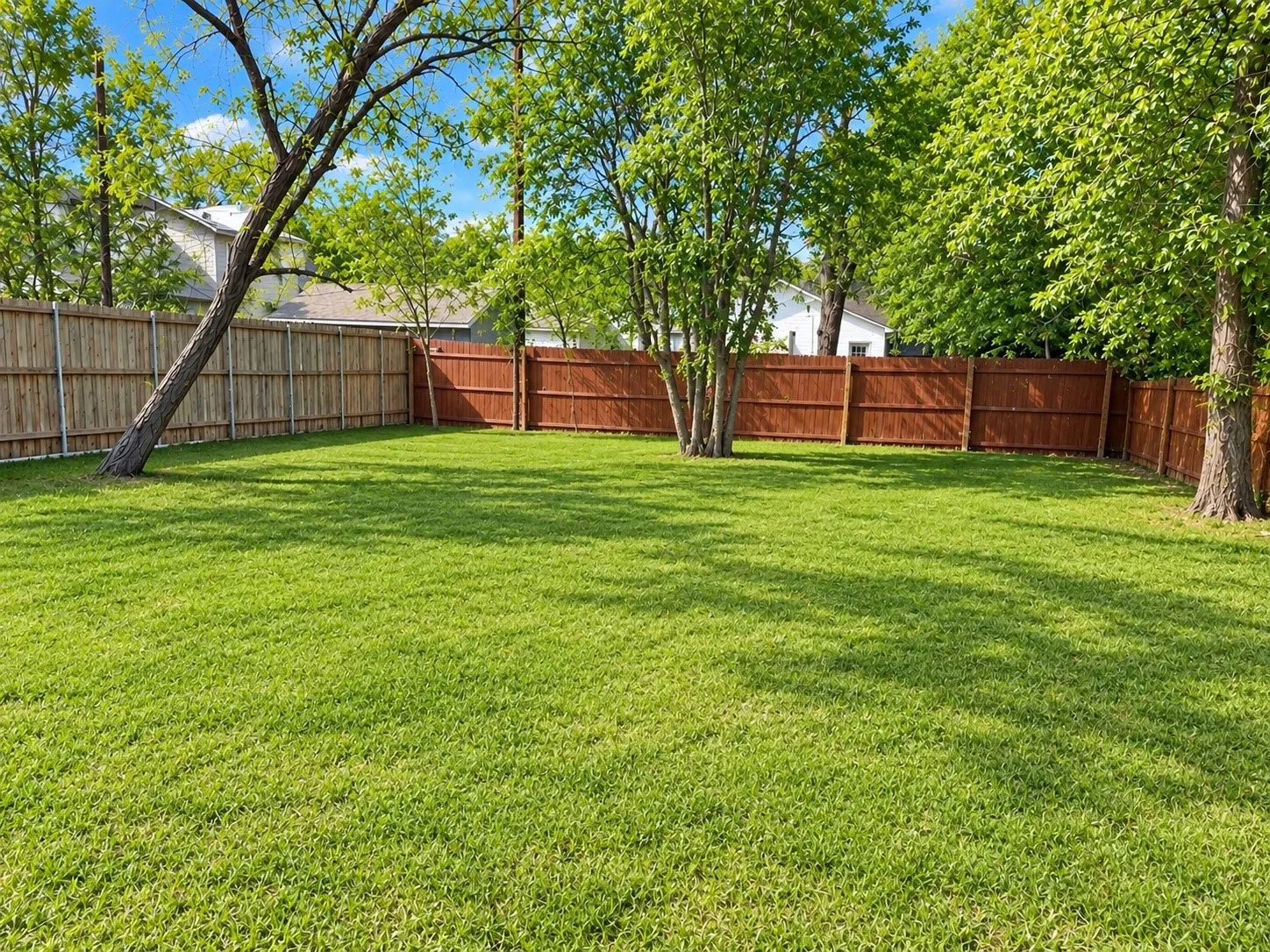Single Family Residence For Sale in Grayson County , 811 W Day Street, Denison, Texas 75020, 3 Bedroom, 2 Bathroom, Garage spaces, 1,446 Sqft, built in 1930, mls#21152283, Real Estate Agent in Denison, Homes For Sale in Grayson county, Homes For Sale in Denison, Realtor in Denison Texas, Real Estate Brokerage Independent Realty Texas, Luminita Cordes Realtor