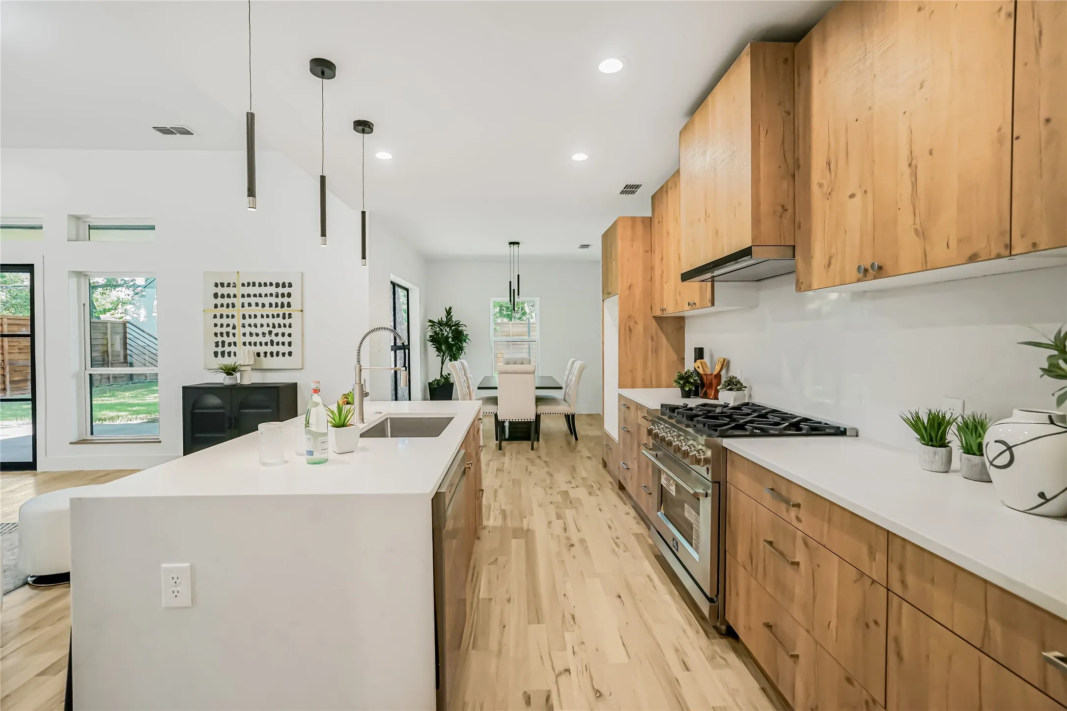 Single Family Residence For Sale in Dallas County , 3631 Espanola Drive, Dallas, Texas 75220, 4 Bedroom, 3 Bathroom, 2 Garage spaces, 2,966 Sqft, built in 2025, New Construction - Complete, mls#21148327, Real Estate Agent in Dallas, Homes For Sale in Dallas county, Homes For Sale in Dallas, Realtor in Dallas Texas, Real Estate Brokerage Independent Realty Texas, Luminita Cordes Realtor