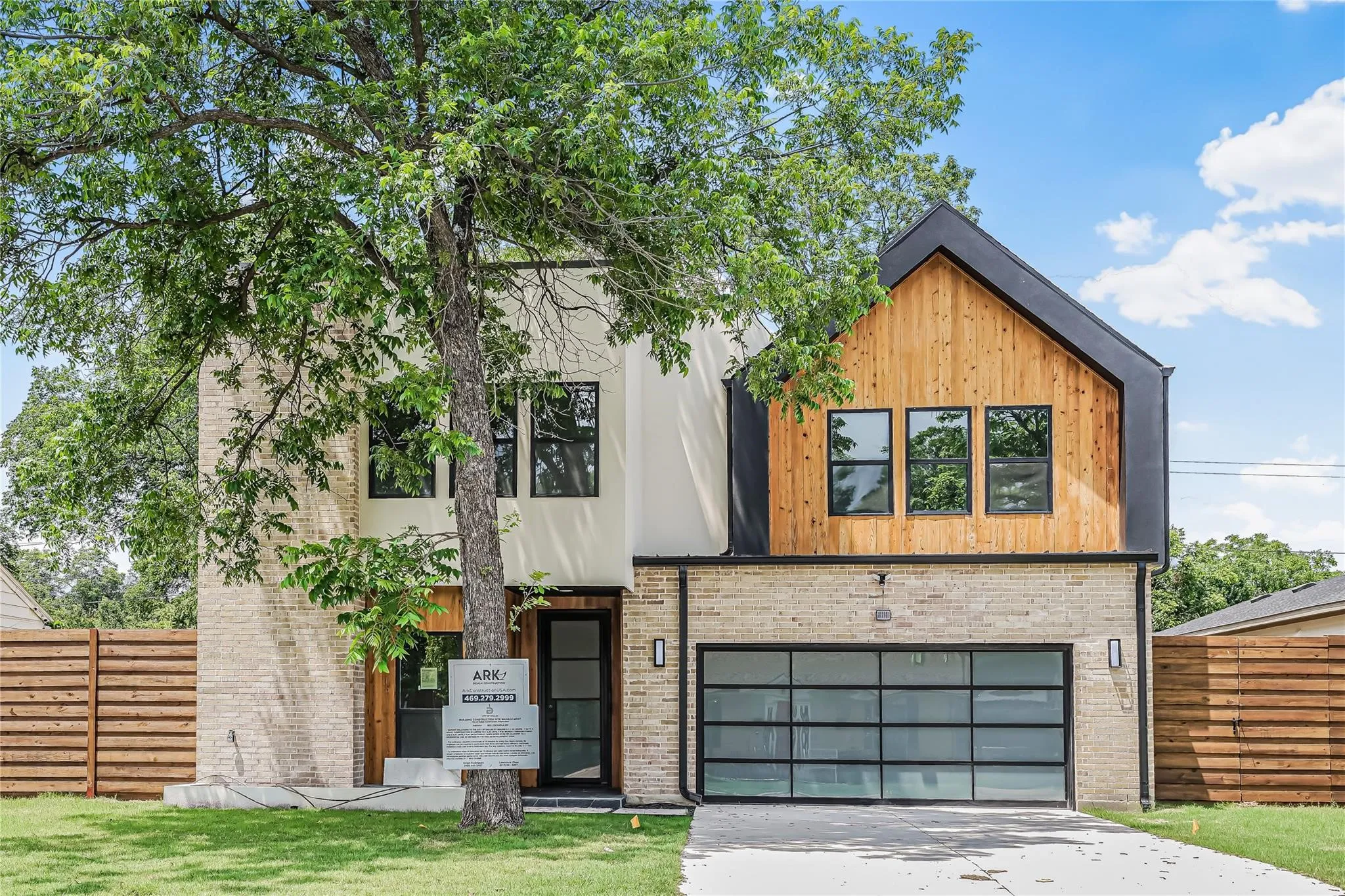 Single Family Residence For Sale in Dallas County , 3631 Espanola Drive, Dallas, Texas 75220, 4 Bedroom, 3 Bathroom, 2 Garage spaces, 2,966 Sqft, built in 2025, New Construction - Complete, mls#21148327, Real Estate Agent in Dallas, Homes For Sale in Dallas county, Homes For Sale in Dallas, Realtor in Dallas Texas, Real Estate Brokerage Independent Realty Texas, Luminita Cordes Realtor