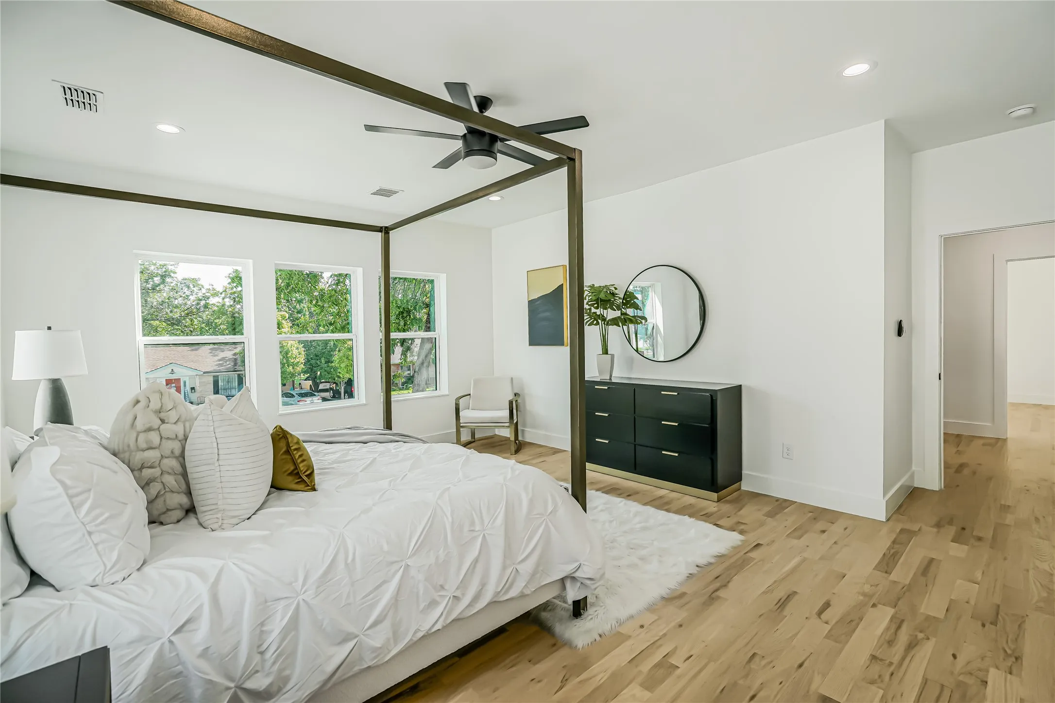 Single Family Residence For Sale in Dallas County , 3631 Espanola Drive, Dallas, Texas 75220, 4 Bedroom, 3 Bathroom, 2 Garage spaces, 2,966 Sqft, built in 2025, New Construction - Complete, mls#21148327, Real Estate Agent in Dallas, Homes For Sale in Dallas county, Homes For Sale in Dallas, Realtor in Dallas Texas, Real Estate Brokerage Independent Realty Texas, Luminita Cordes Realtor