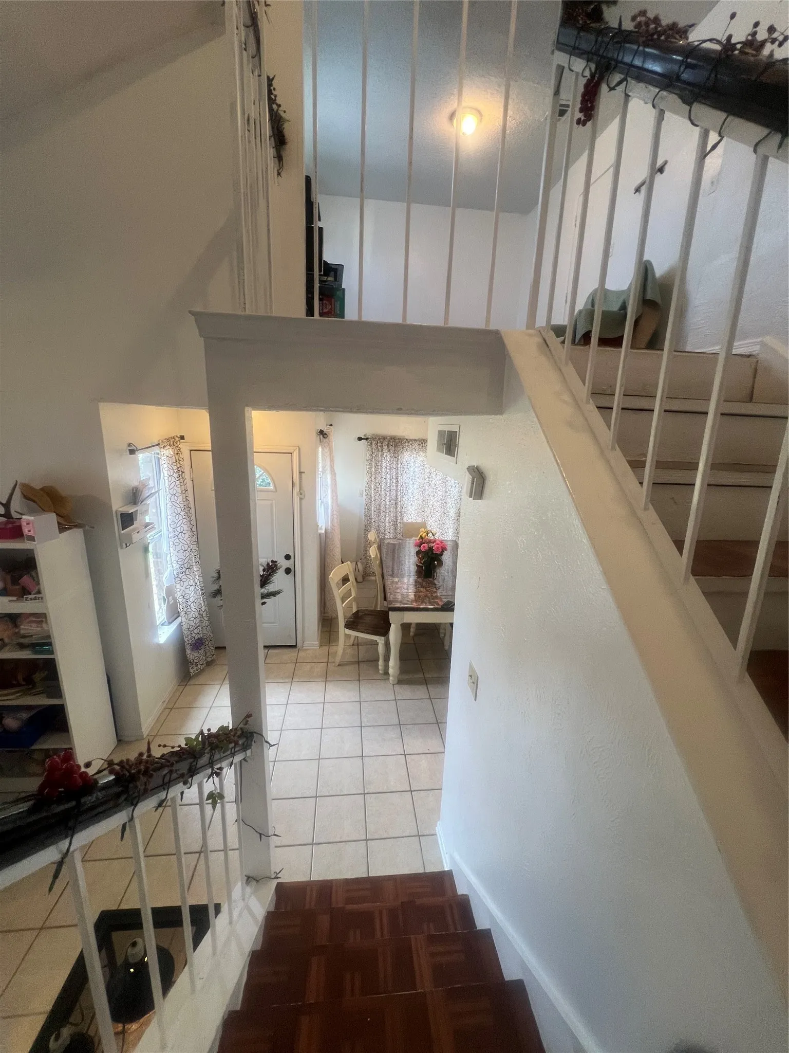 Single Family Residence For Sale in Dallas County , 10636 Wessex Drive, Dallas, Texas 75217, 3 Bedrooms, 2 Bathrooms, 1 Garage spaces, 1,619 Sqft, built in 1985, Preowned, Price $199,500, mls#21152316, Real Estate Agent in Dallas, Homes For Sale in Dallas county, Homes For Sale in Dallas, Realtor in Dallas Texas, Real Estate Brokerage Independent Realty Texas, Luminita Cordes Realtor