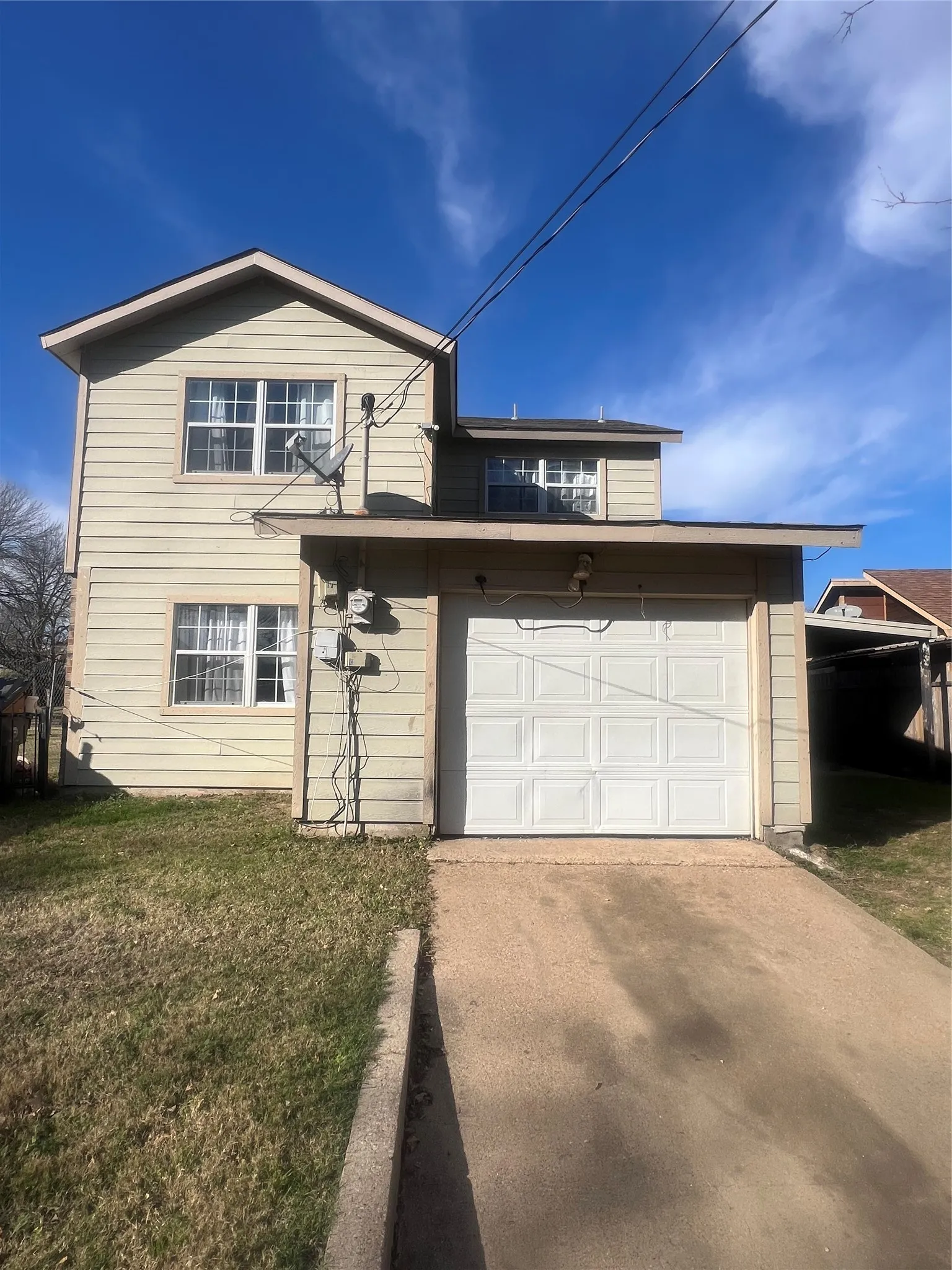 Single Family Residence For Sale in Dallas County , 10636 Wessex Drive, Dallas, Texas 75217, 3 Bedrooms, 2 Bathrooms, 1 Garage spaces, 1,619 Sqft, built in 1985, Preowned, Price $199,500, mls#21152316, Real Estate Agent in Dallas, Homes For Sale in Dallas county, Homes For Sale in Dallas, Realtor in Dallas Texas, Real Estate Brokerage Independent Realty Texas, Luminita Cordes Realtor