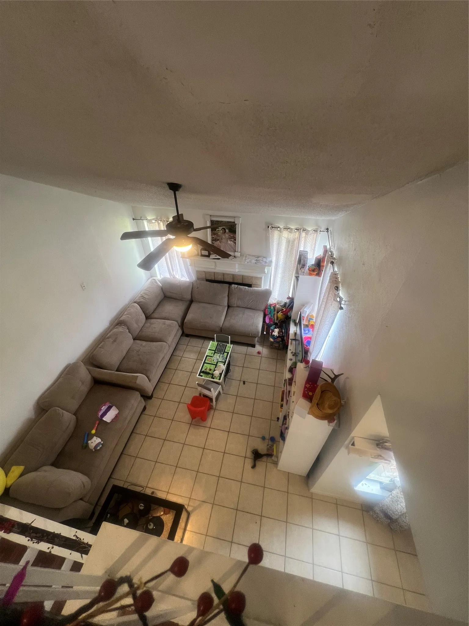 Single Family Residence For Sale in Dallas County , 10636 Wessex Drive, Dallas, Texas 75217, 3 Bedrooms, 2 Bathrooms, 1 Garage spaces, 1,619 Sqft, built in 1985, Preowned, Price $199,500, mls#21152316, Real Estate Agent in Dallas, Homes For Sale in Dallas county, Homes For Sale in Dallas, Realtor in Dallas Texas, Real Estate Brokerage Independent Realty Texas, Luminita Cordes Realtor