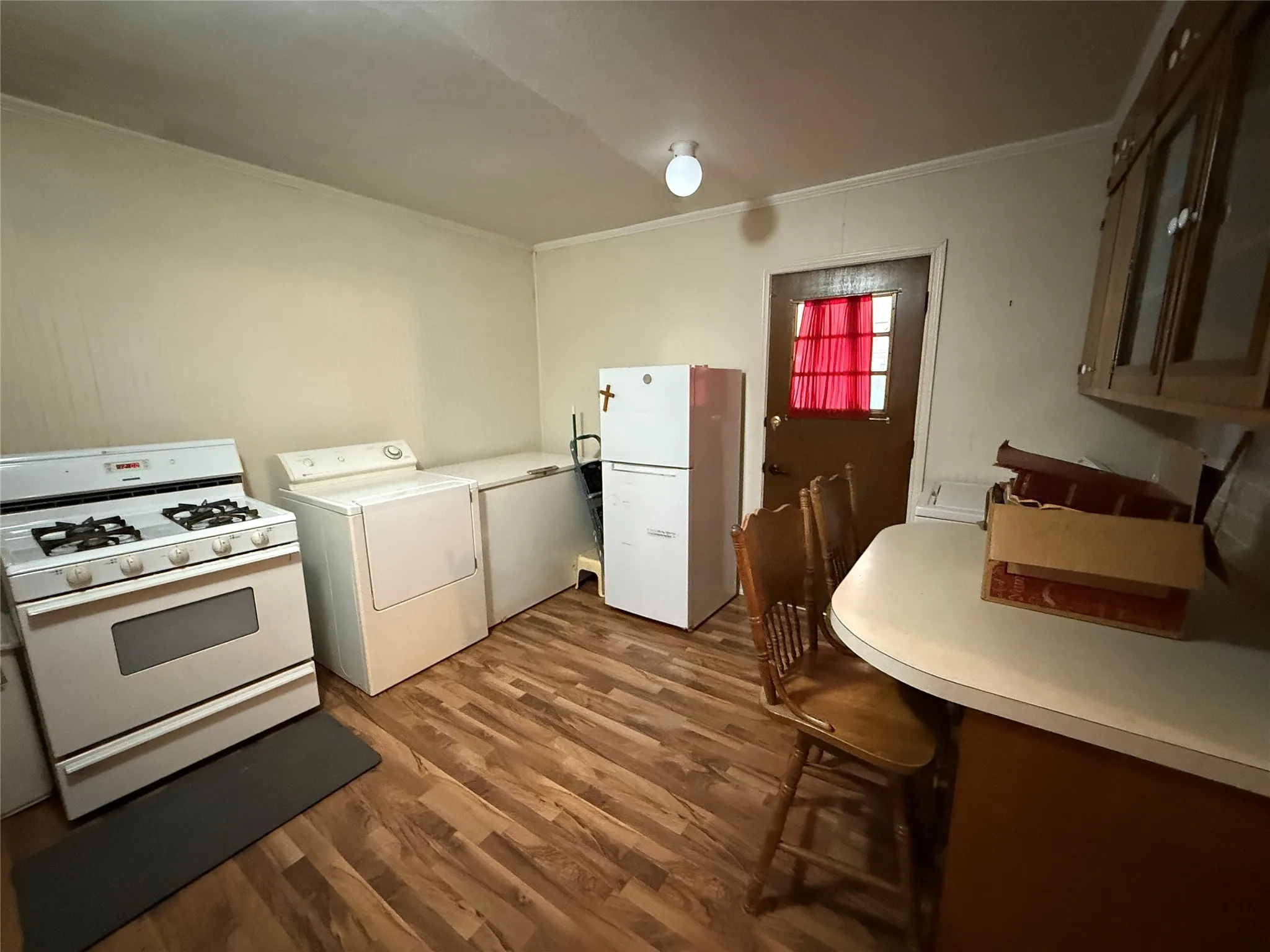Single Family Residence For Sale in Hamilton County , 609 E Henry, Hamilton, Texas 76531, 2 Bedrooms, 2 Bathrooms, Garage spaces, 1,304 Sqft, built in 1950, Preowned, Price $139,500, mls#21152352, Real Estate Agent in Hamilton, Homes For Sale in Hamilton county, Homes For Sale in Hamilton, Realtor in Hamilton Texas, Real Estate Brokerage Independent Realty Texas, Luminita Cordes Realtor
