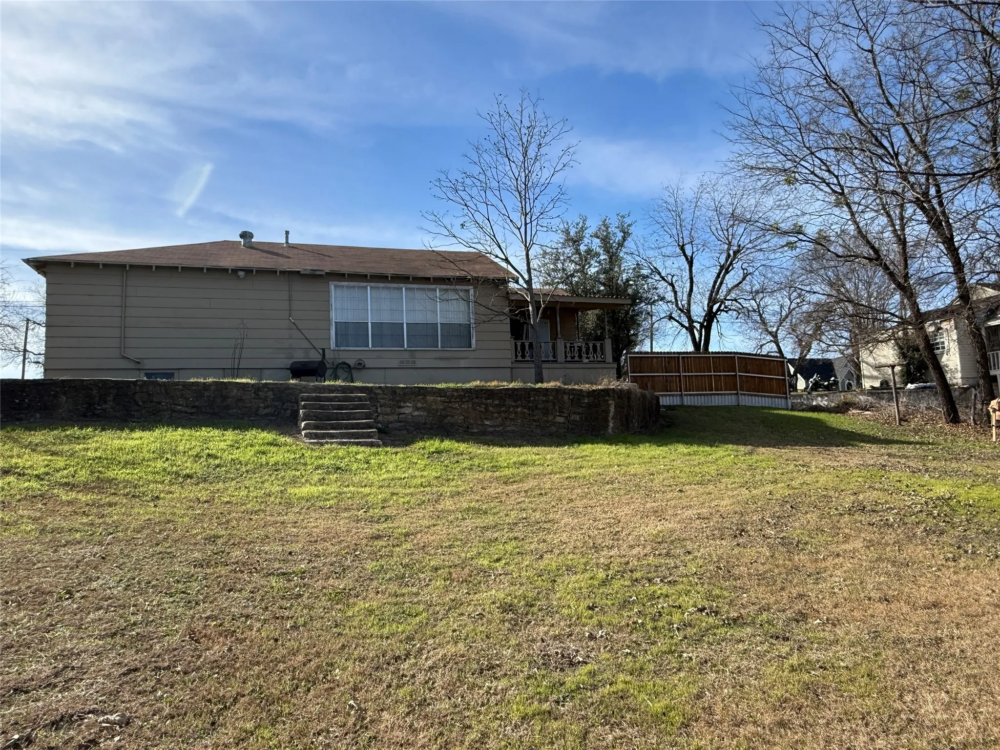 Single Family Residence For Sale in Hamilton County , 609 E Henry, Hamilton, Texas 76531, 2 Bedrooms, 2 Bathrooms, Garage spaces, 1,304 Sqft, built in 1950, Preowned, Price $139,500, mls#21152352, Real Estate Agent in Hamilton, Homes For Sale in Hamilton county, Homes For Sale in Hamilton, Realtor in Hamilton Texas, Real Estate Brokerage Independent Realty Texas, Luminita Cordes Realtor