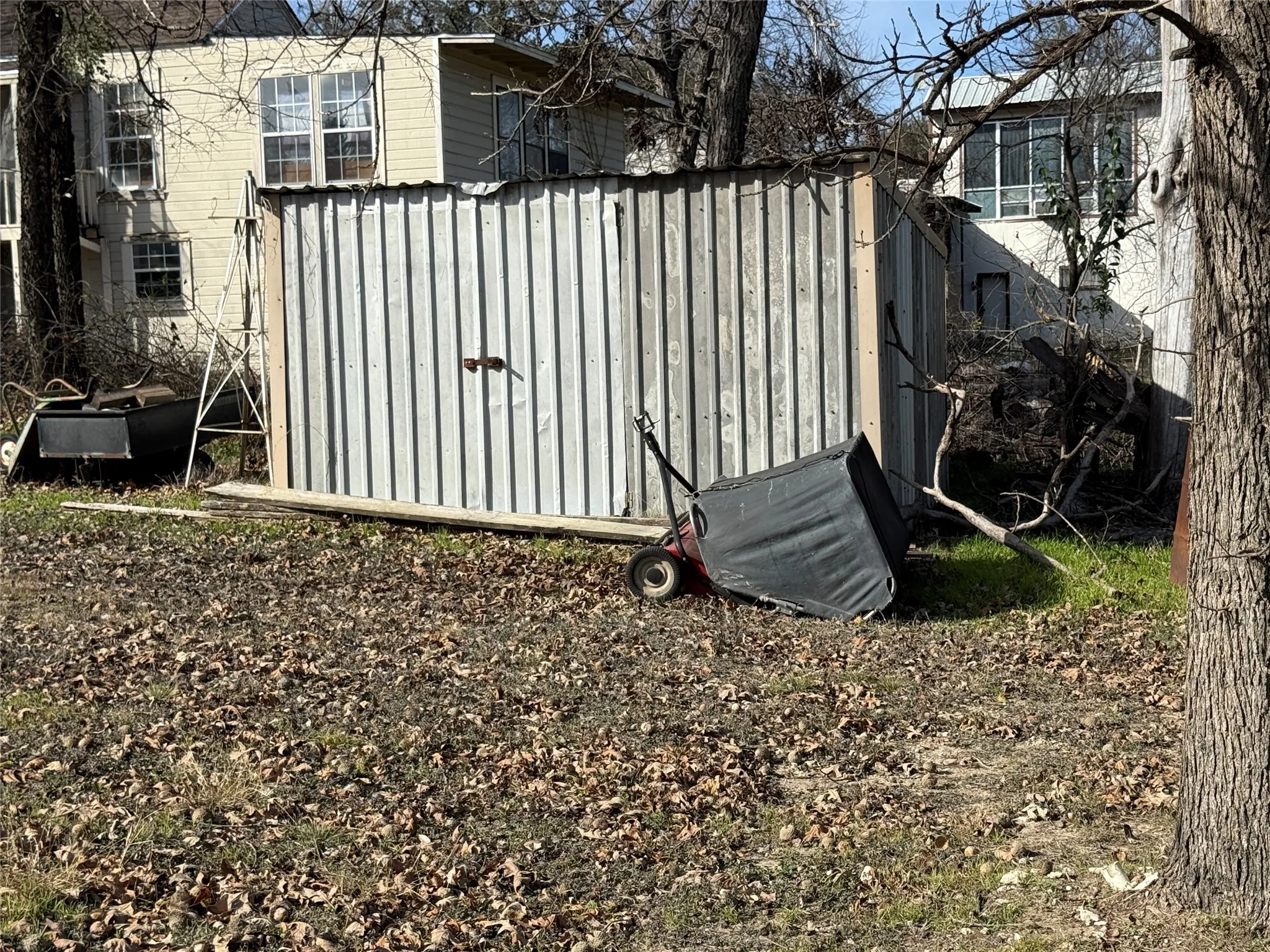 Single Family Residence For Sale in Hamilton County , 609 E Henry, Hamilton, Texas 76531, 2 Bedrooms, 2 Bathrooms, Garage spaces, 1,304 Sqft, built in 1950, Preowned, Price $139,500, mls#21152352, Real Estate Agent in Hamilton, Homes For Sale in Hamilton county, Homes For Sale in Hamilton, Realtor in Hamilton Texas, Real Estate Brokerage Independent Realty Texas, Luminita Cordes Realtor