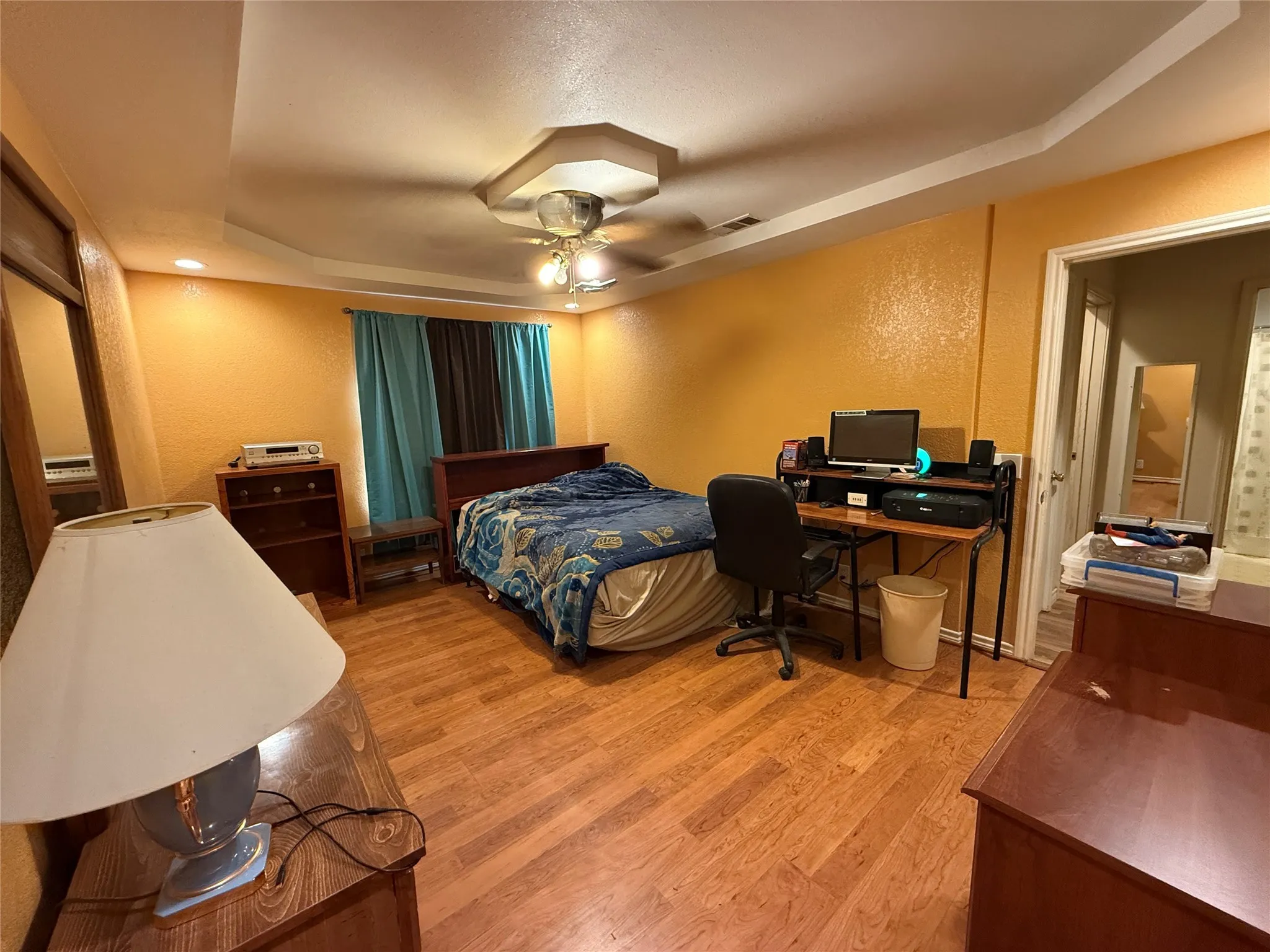 Single Family Residence For Sale in Hamilton County , 609 E Henry, Hamilton, Texas 76531, 2 Bedrooms, 2 Bathrooms, Garage spaces, 1,304 Sqft, built in 1950, Preowned, Price $139,500, mls#21152352, Real Estate Agent in Hamilton, Homes For Sale in Hamilton county, Homes For Sale in Hamilton, Realtor in Hamilton Texas, Real Estate Brokerage Independent Realty Texas, Luminita Cordes Realtor