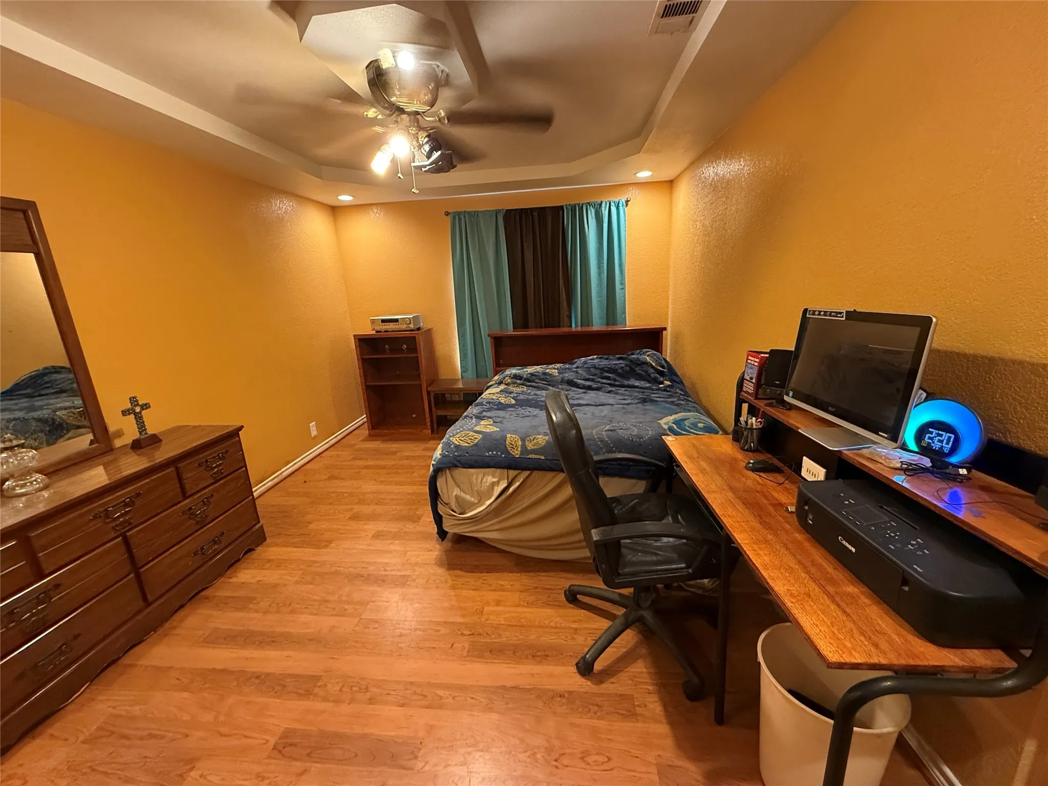 Single Family Residence For Sale in Hamilton County , 609 E Henry, Hamilton, Texas 76531, 2 Bedrooms, 2 Bathrooms, Garage spaces, 1,304 Sqft, built in 1950, Preowned, Price $139,500, mls#21152352, Real Estate Agent in Hamilton, Homes For Sale in Hamilton county, Homes For Sale in Hamilton, Realtor in Hamilton Texas, Real Estate Brokerage Independent Realty Texas, Luminita Cordes Realtor