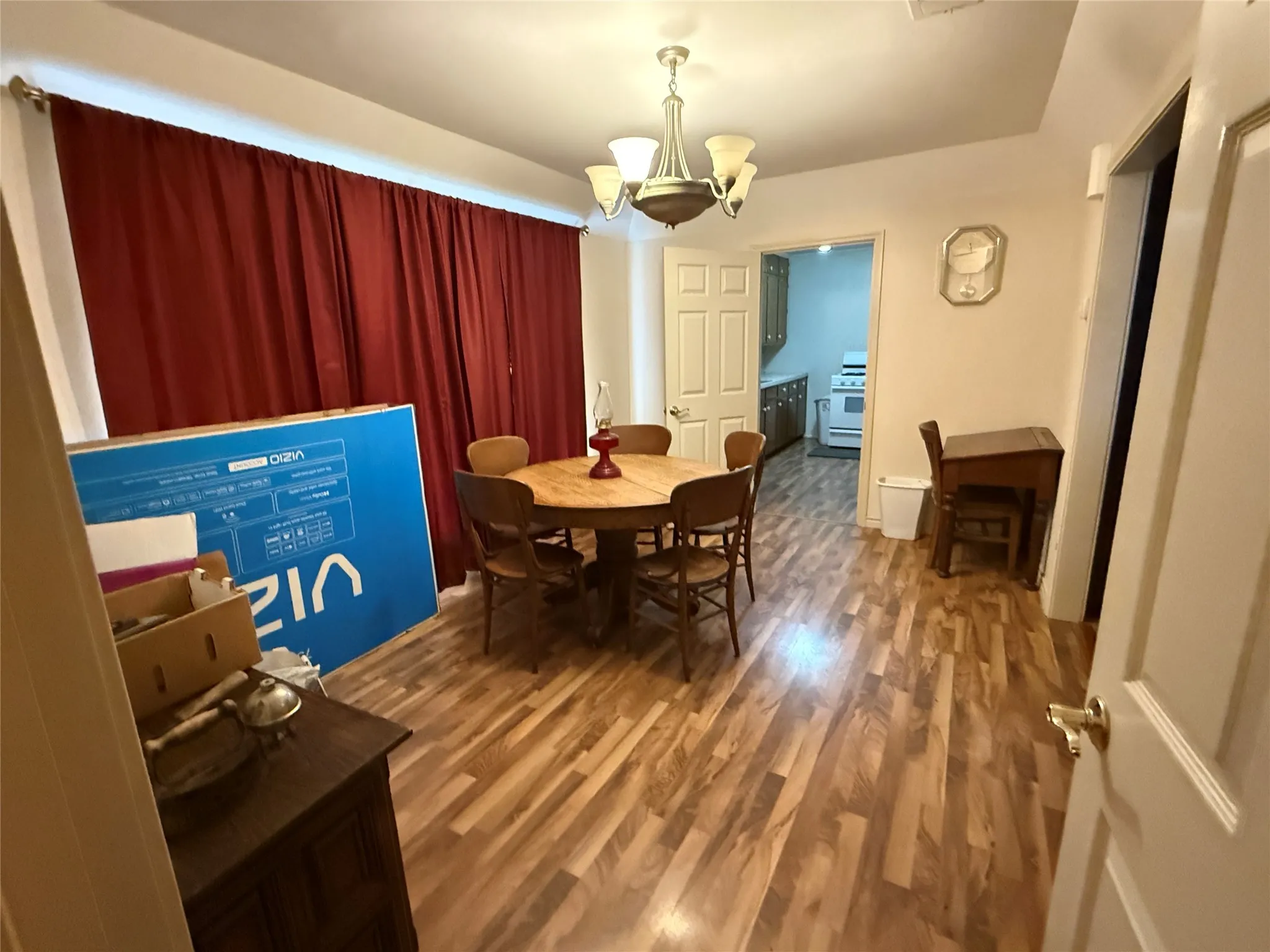 Single Family Residence For Sale in Hamilton County , 609 E Henry, Hamilton, Texas 76531, 2 Bedrooms, 2 Bathrooms, Garage spaces, 1,304 Sqft, built in 1950, Preowned, Price $139,500, mls#21152352, Real Estate Agent in Hamilton, Homes For Sale in Hamilton county, Homes For Sale in Hamilton, Realtor in Hamilton Texas, Real Estate Brokerage Independent Realty Texas, Luminita Cordes Realtor
