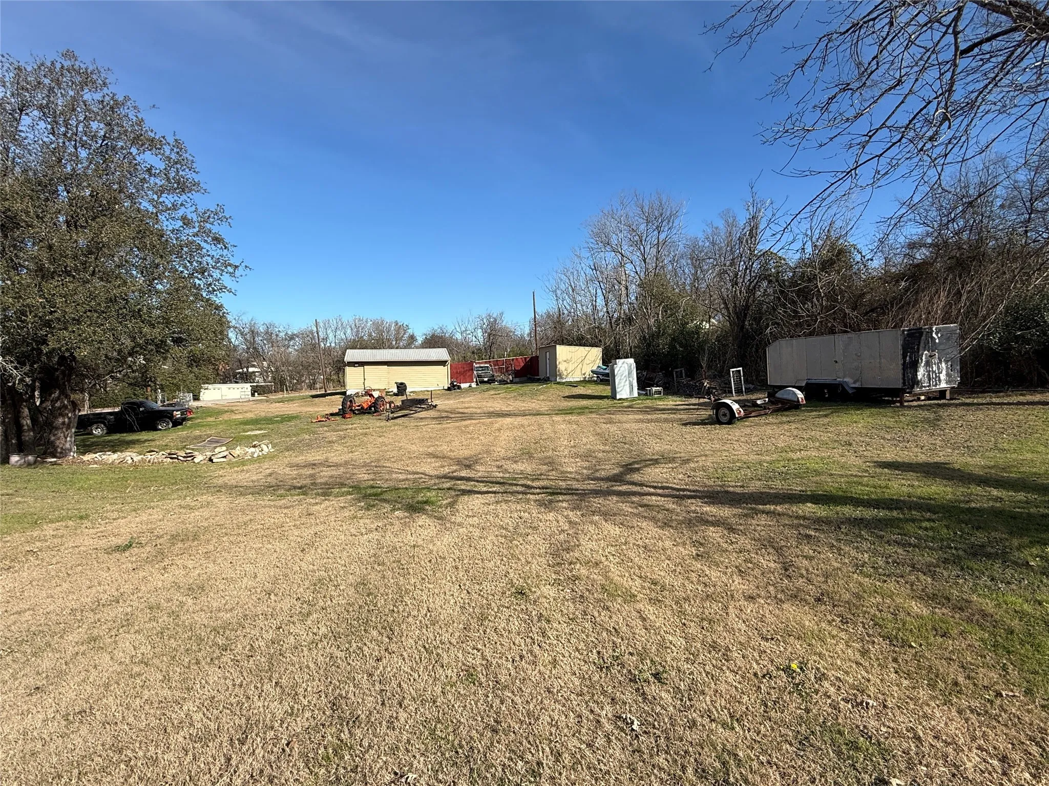 Single Family Residence For Sale in Hamilton County , 609 E Henry, Hamilton, Texas 76531, 2 Bedrooms, 2 Bathrooms, Garage spaces, 1,304 Sqft, built in 1950, Preowned, Price $139,500, mls#21152352, Real Estate Agent in Hamilton, Homes For Sale in Hamilton county, Homes For Sale in Hamilton, Realtor in Hamilton Texas, Real Estate Brokerage Independent Realty Texas, Luminita Cordes Realtor