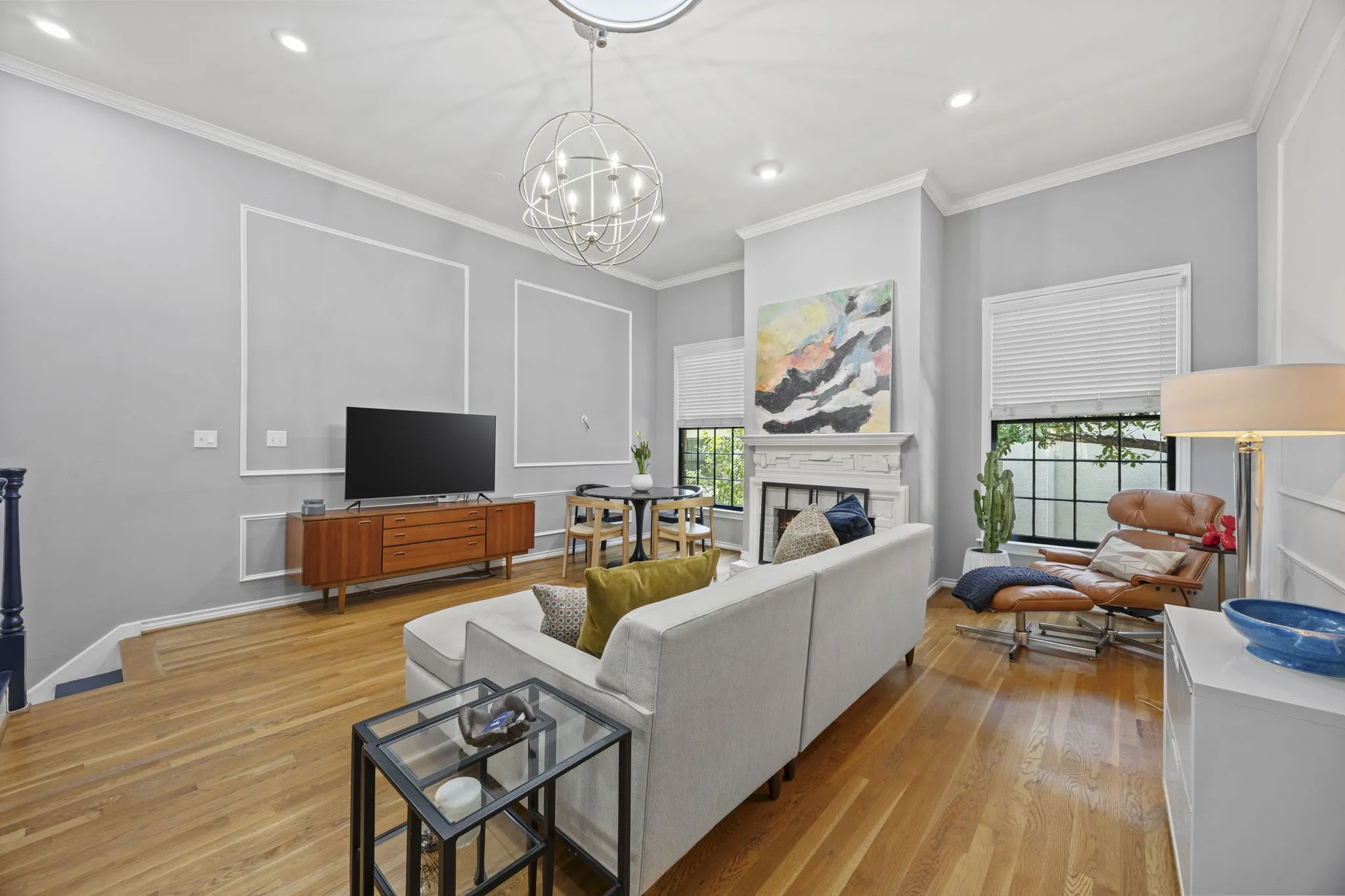 Condominium For Sale in Dallas County , 4143 Newton Avenue B, Dallas, Texas 75219, 1 Bedroom, 2 Bathroom, Garage spaces, 1,007 Sqft, built in 1983, Preowned, mls#21141966, Real Estate Agent in Dallas, Homes For Sale in Dallas county, Homes For Sale in Dallas, Realtor in Dallas Texas, Real Estate Brokerage Independent Realty Texas, Luminita Cordes Realtor