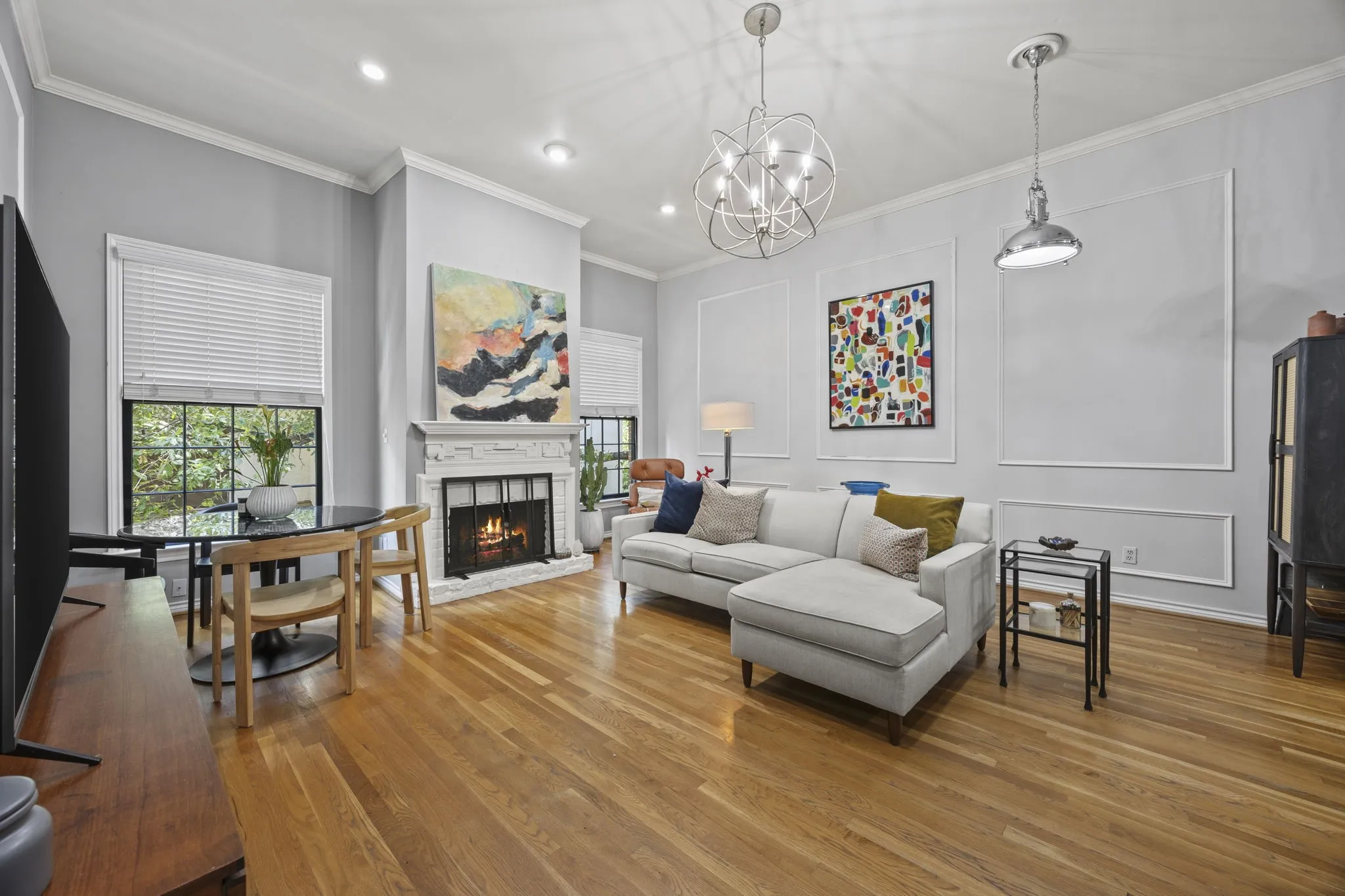 Condominium For Sale in Dallas County , 4143 Newton Avenue B, Dallas, Texas 75219, 1 Bedroom, 2 Bathroom, Garage spaces, 1,007 Sqft, built in 1983, Preowned, mls#21141966, Real Estate Agent in Dallas, Homes For Sale in Dallas county, Homes For Sale in Dallas, Realtor in Dallas Texas, Real Estate Brokerage Independent Realty Texas, Luminita Cordes Realtor