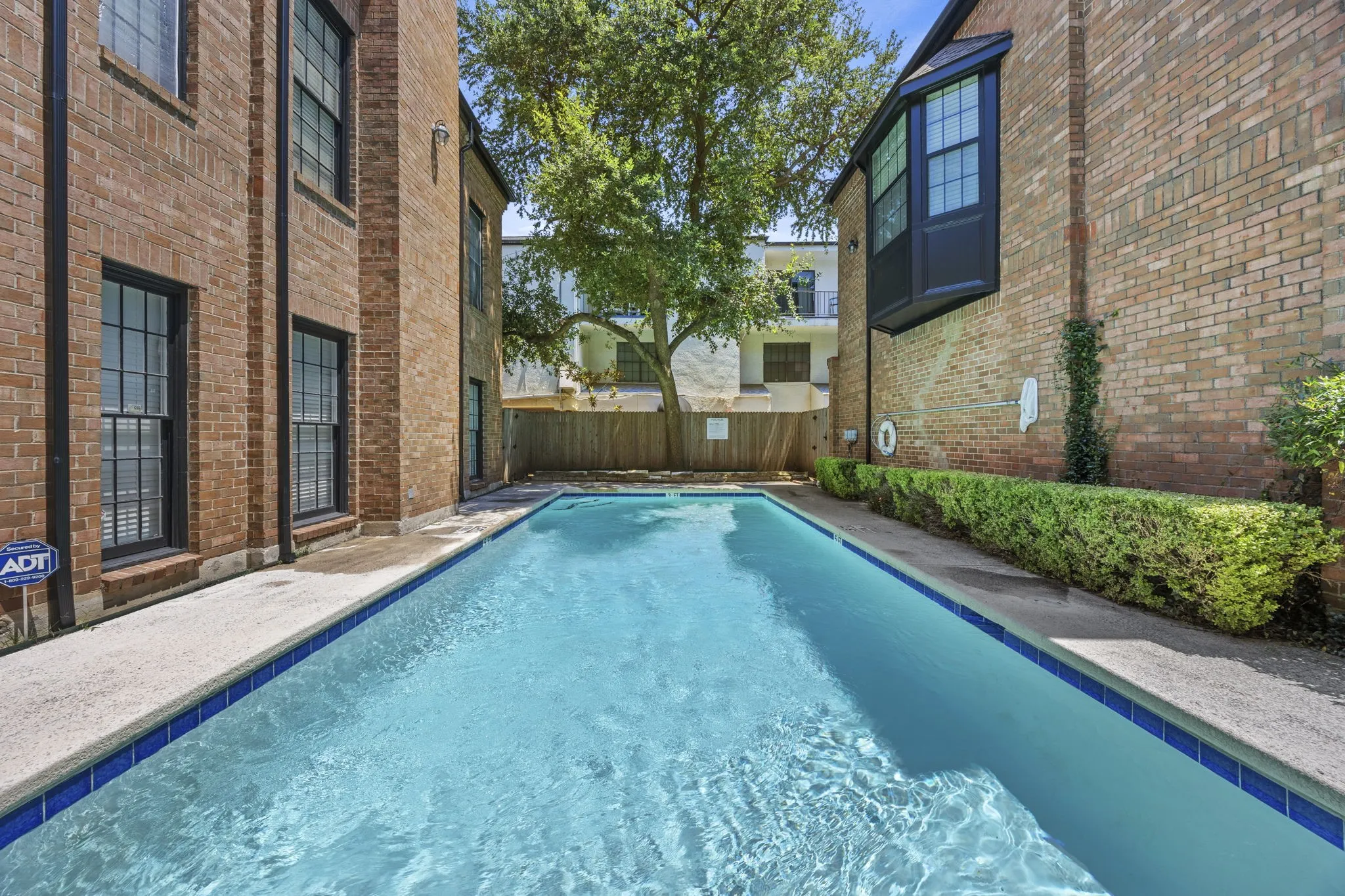 Condominium For Sale in Dallas County , 4143 Newton Avenue B, Dallas, Texas 75219, 1 Bedroom, 2 Bathroom, Garage spaces, 1,007 Sqft, built in 1983, Preowned, mls#21141966, Real Estate Agent in Dallas, Homes For Sale in Dallas county, Homes For Sale in Dallas, Realtor in Dallas Texas, Real Estate Brokerage Independent Realty Texas, Luminita Cordes Realtor