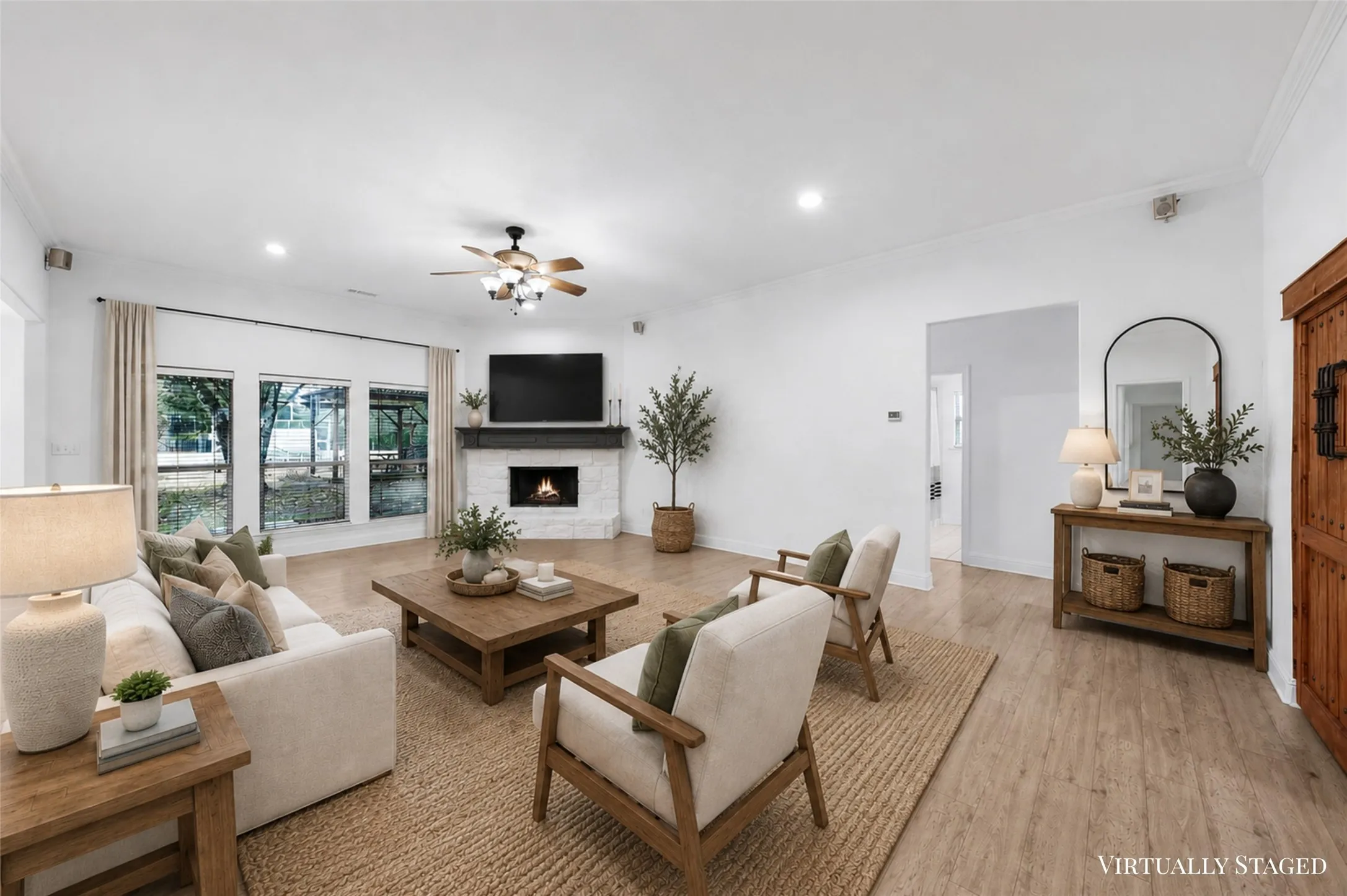 Single Family Residence For Sale in Hunt County , 10471 Holly Creek Road, Terrell, Texas 75160, 3 Bedroom, 2 Bathroom, 4 Garage spaces, 2,196 Sqft, built in 2006, Preowned, mls#21137335, Real Estate Agent in Terrell, Homes For Sale in Hunt county, Homes For Sale in Terrell, Realtor in Terrell Texas, Real Estate Brokerage Independent Realty Texas, Luminita Cordes Realtor