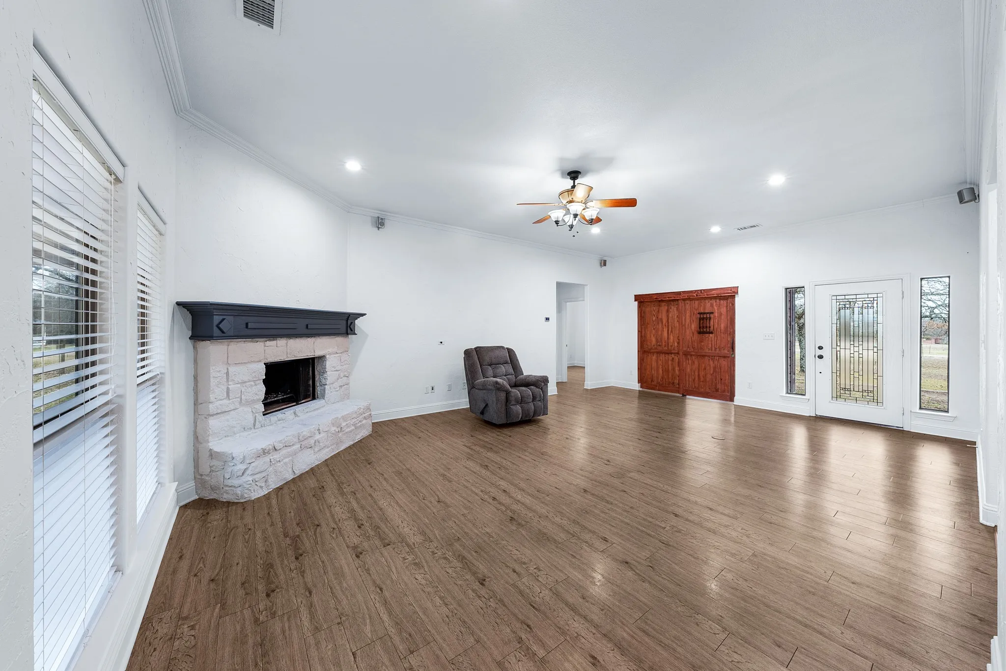 Single Family Residence For Sale in Hunt County , 10471 Holly Creek Road, Terrell, Texas 75160, 3 Bedroom, 2 Bathroom, 4 Garage spaces, 2,196 Sqft, built in 2006, Preowned, mls#21137335, Real Estate Agent in Terrell, Homes For Sale in Hunt county, Homes For Sale in Terrell, Realtor in Terrell Texas, Real Estate Brokerage Independent Realty Texas, Luminita Cordes Realtor