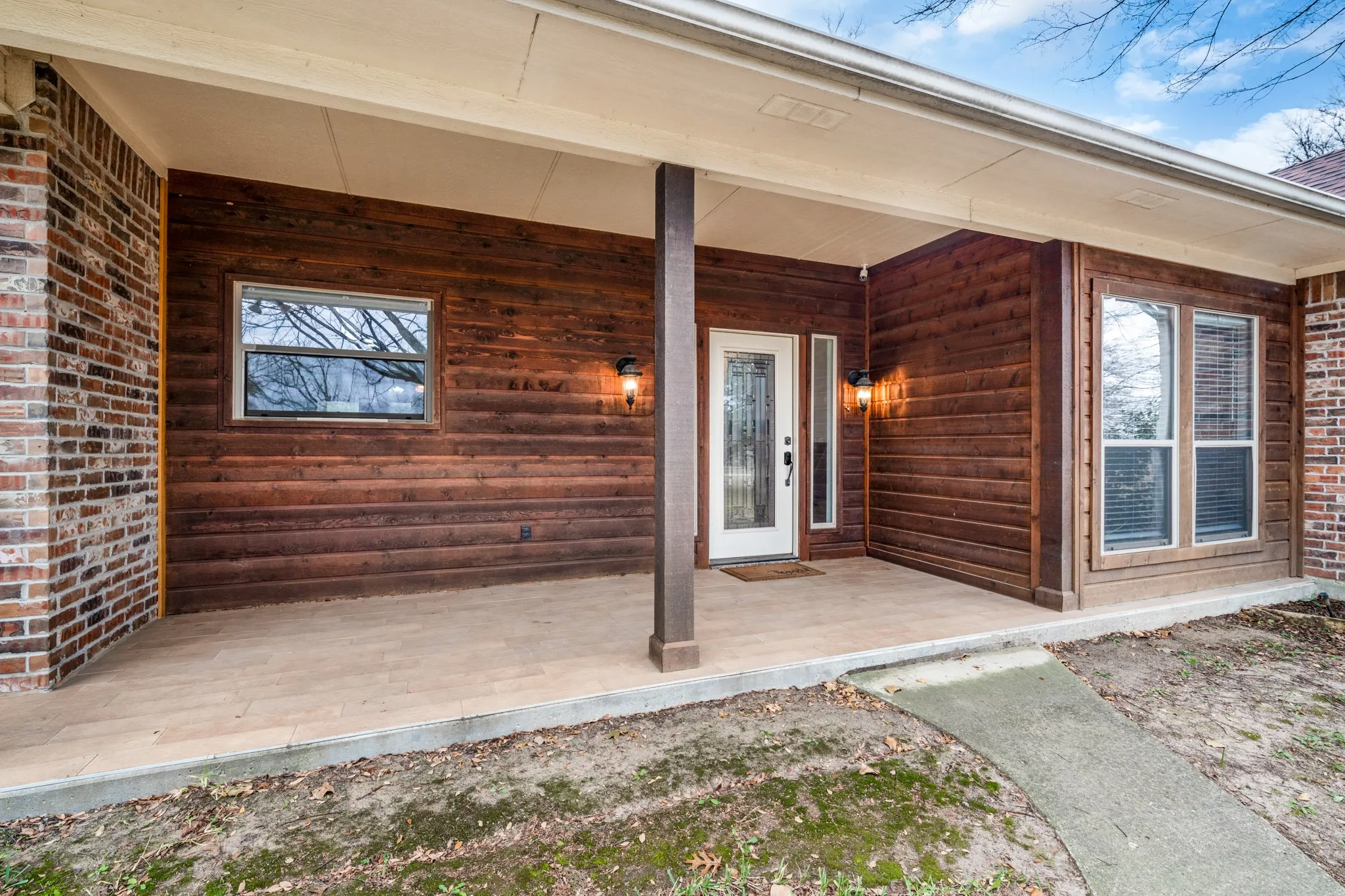 Single Family Residence For Sale in Hunt County , 10471 Holly Creek Road, Terrell, Texas 75160, 3 Bedroom, 2 Bathroom, 4 Garage spaces, 2,196 Sqft, built in 2006, Preowned, mls#21137335, Real Estate Agent in Terrell, Homes For Sale in Hunt county, Homes For Sale in Terrell, Realtor in Terrell Texas, Real Estate Brokerage Independent Realty Texas, Luminita Cordes Realtor