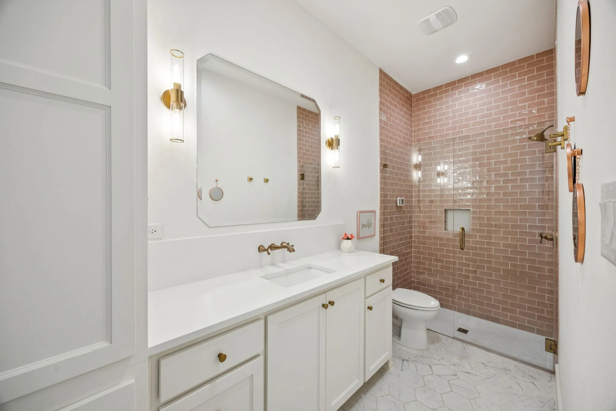 Single Family Residence For Sale in Collin County , 2095 Honey Lane, Celina, Texas 75009, 4 Bedroom, 5 Bathroom, 4 Garage spaces, 4,687 Sqft, built in 2022, Preowned, mls#21150646, Real Estate Agent in Celina, Homes For Sale in Collin county, Homes For Sale in Celina, Realtor in Celina Texas, Real Estate Brokerage Independent Realty Texas, Luminita Cordes Realtor