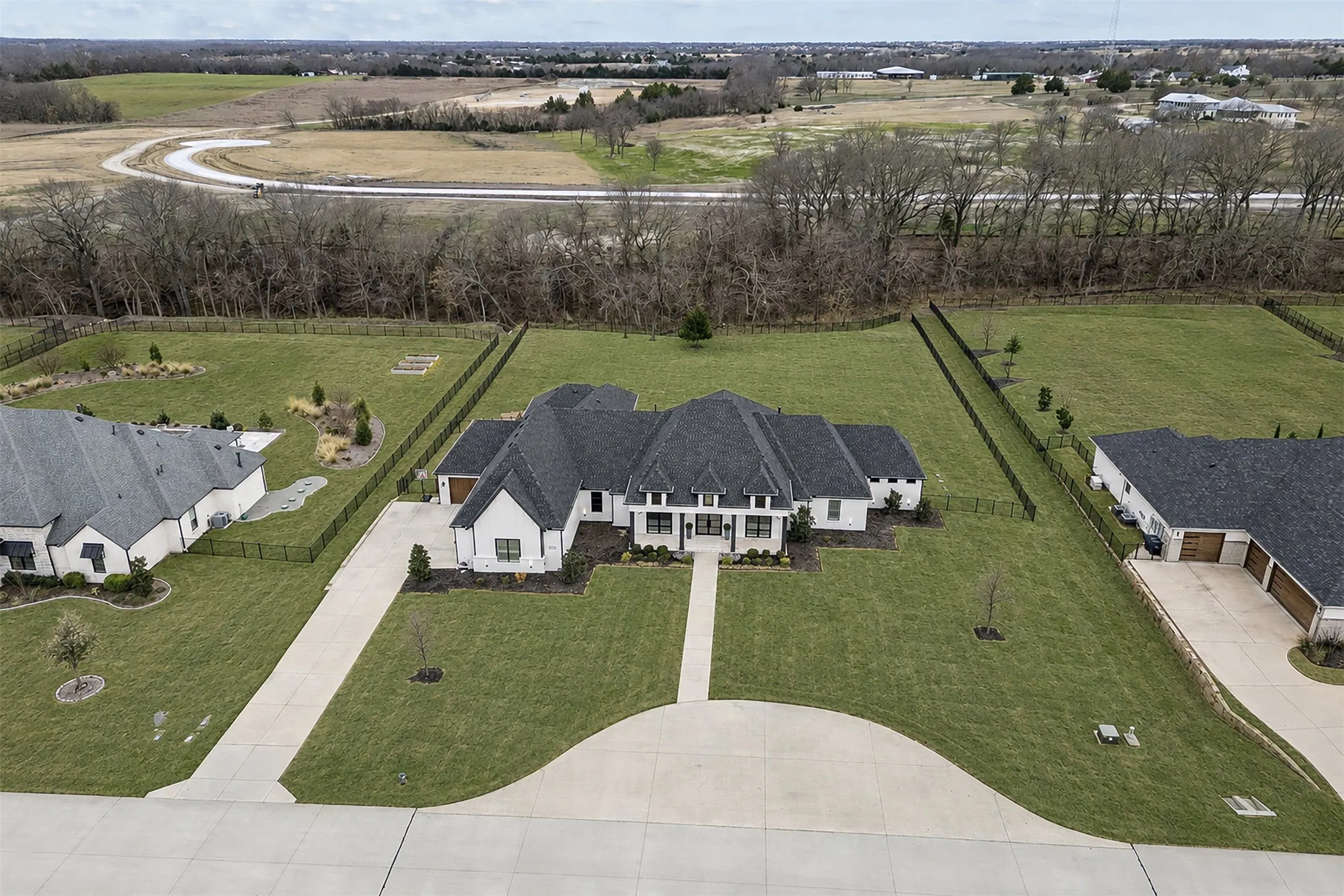Single Family Residence For Sale in Collin County , 2095 Honey Lane, Celina, Texas 75009, 4 Bedroom, 5 Bathroom, 4 Garage spaces, 4,687 Sqft, built in 2022, Preowned, mls#21150646, Real Estate Agent in Celina, Homes For Sale in Collin county, Homes For Sale in Celina, Realtor in Celina Texas, Real Estate Brokerage Independent Realty Texas, Luminita Cordes Realtor