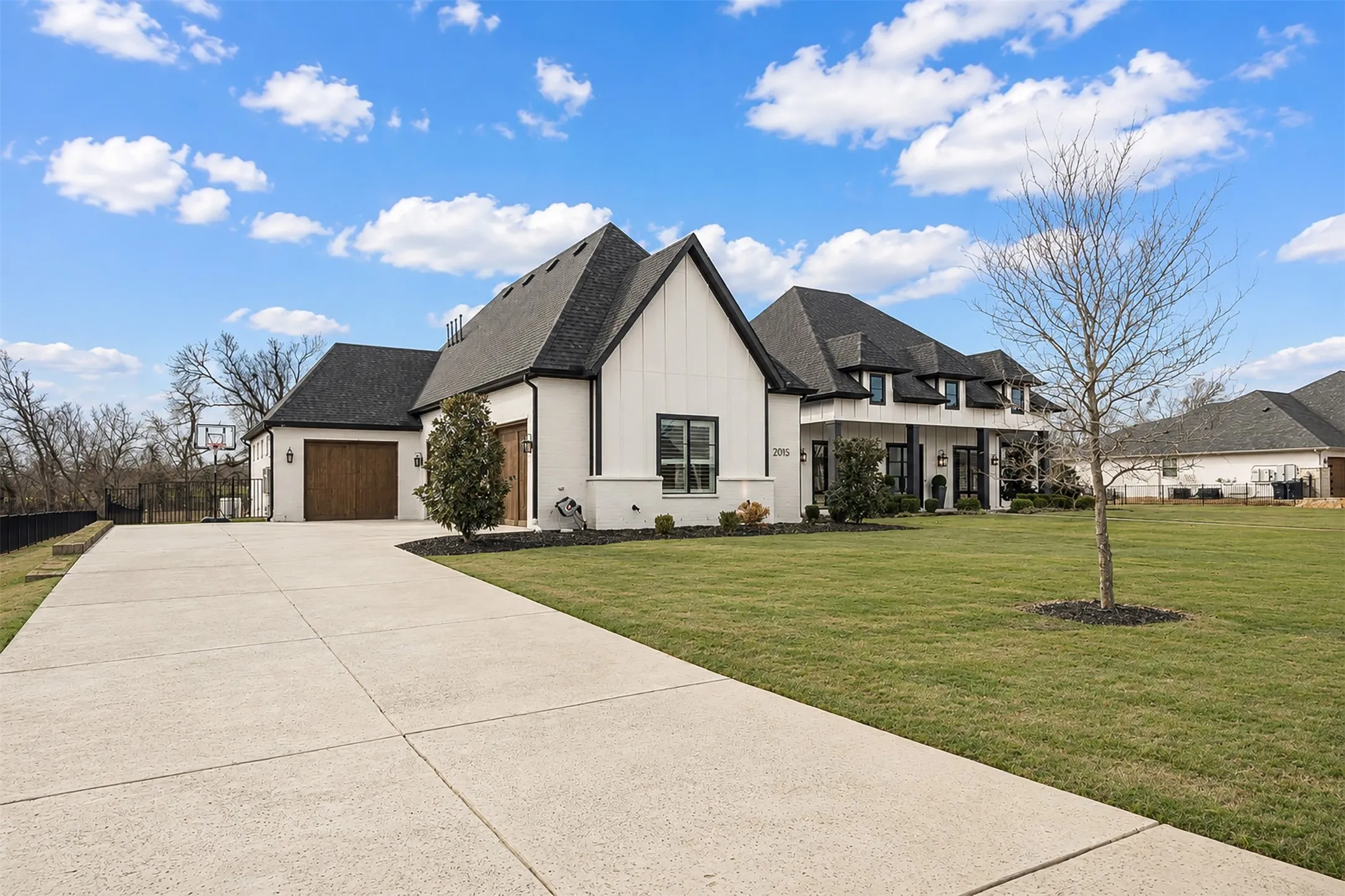 Single Family Residence For Sale in Collin County , 2095 Honey Lane, Celina, Texas 75009, 4 Bedroom, 5 Bathroom, 4 Garage spaces, 4,687 Sqft, built in 2022, Preowned, mls#21150646, Real Estate Agent in Celina, Homes For Sale in Collin county, Homes For Sale in Celina, Realtor in Celina Texas, Real Estate Brokerage Independent Realty Texas, Luminita Cordes Realtor