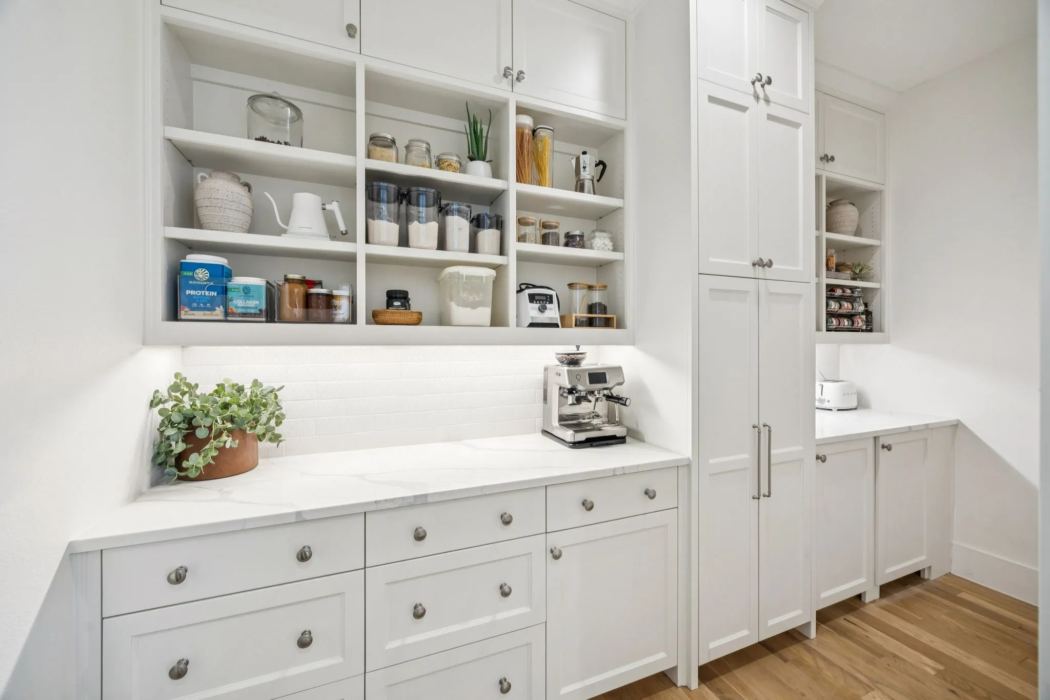 Single Family Residence For Sale in Collin County , 2095 Honey Lane, Celina, Texas 75009, 4 Bedroom, 5 Bathroom, 4 Garage spaces, 4,687 Sqft, built in 2022, Preowned, mls#21150646, Real Estate Agent in Celina, Homes For Sale in Collin county, Homes For Sale in Celina, Realtor in Celina Texas, Real Estate Brokerage Independent Realty Texas, Luminita Cordes Realtor