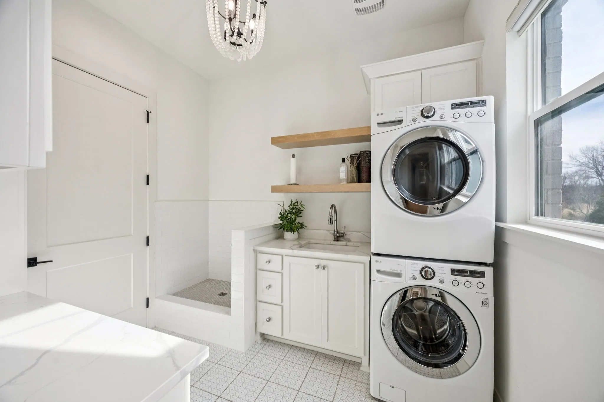 Single Family Residence For Sale in Collin County , 2095 Honey Lane, Celina, Texas 75009, 4 Bedroom, 5 Bathroom, 4 Garage spaces, 4,687 Sqft, built in 2022, Preowned, mls#21150646, Real Estate Agent in Celina, Homes For Sale in Collin county, Homes For Sale in Celina, Realtor in Celina Texas, Real Estate Brokerage Independent Realty Texas, Luminita Cordes Realtor