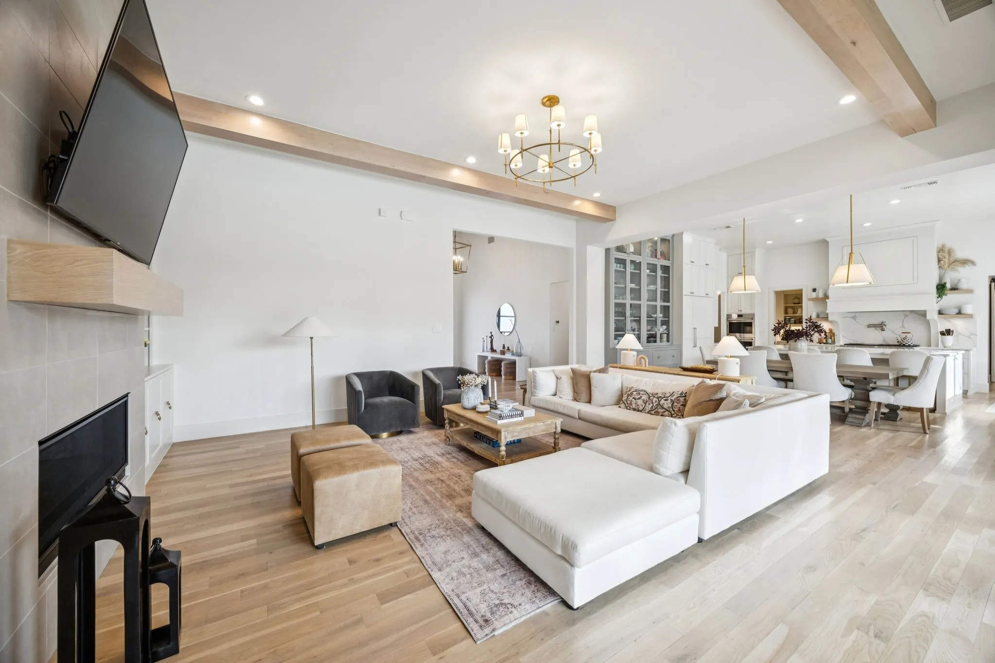 Single Family Residence For Sale in Collin County , 2095 Honey Lane, Celina, Texas 75009, 4 Bedroom, 5 Bathroom, 4 Garage spaces, 4,687 Sqft, built in 2022, Preowned, mls#21150646, Real Estate Agent in Celina, Homes For Sale in Collin county, Homes For Sale in Celina, Realtor in Celina Texas, Real Estate Brokerage Independent Realty Texas, Luminita Cordes Realtor