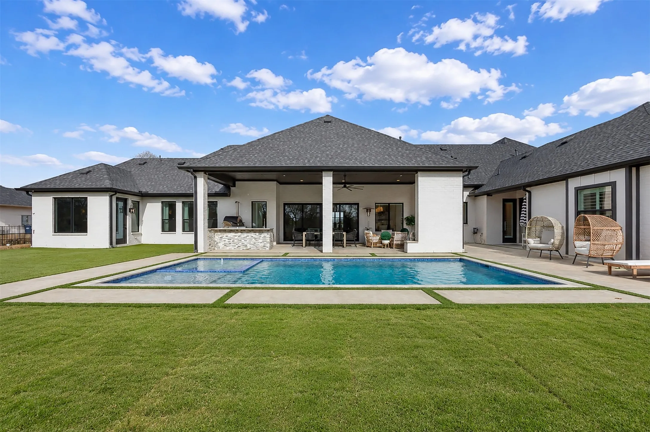 Single Family Residence For Sale in Collin County , 2095 Honey Lane, Celina, Texas 75009, 4 Bedroom, 5 Bathroom, 4 Garage spaces, 4,687 Sqft, built in 2022, Preowned, mls#21150646, Real Estate Agent in Celina, Homes For Sale in Collin county, Homes For Sale in Celina, Realtor in Celina Texas, Real Estate Brokerage Independent Realty Texas, Luminita Cordes Realtor