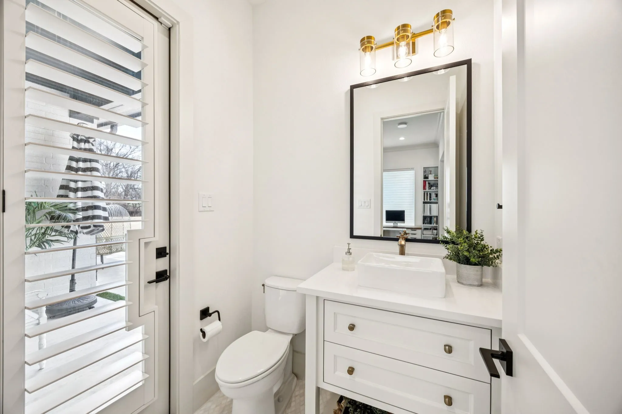 Single Family Residence For Sale in Collin County , 2095 Honey Lane, Celina, Texas 75009, 4 Bedroom, 5 Bathroom, 4 Garage spaces, 4,687 Sqft, built in 2022, Preowned, mls#21150646, Real Estate Agent in Celina, Homes For Sale in Collin county, Homes For Sale in Celina, Realtor in Celina Texas, Real Estate Brokerage Independent Realty Texas, Luminita Cordes Realtor