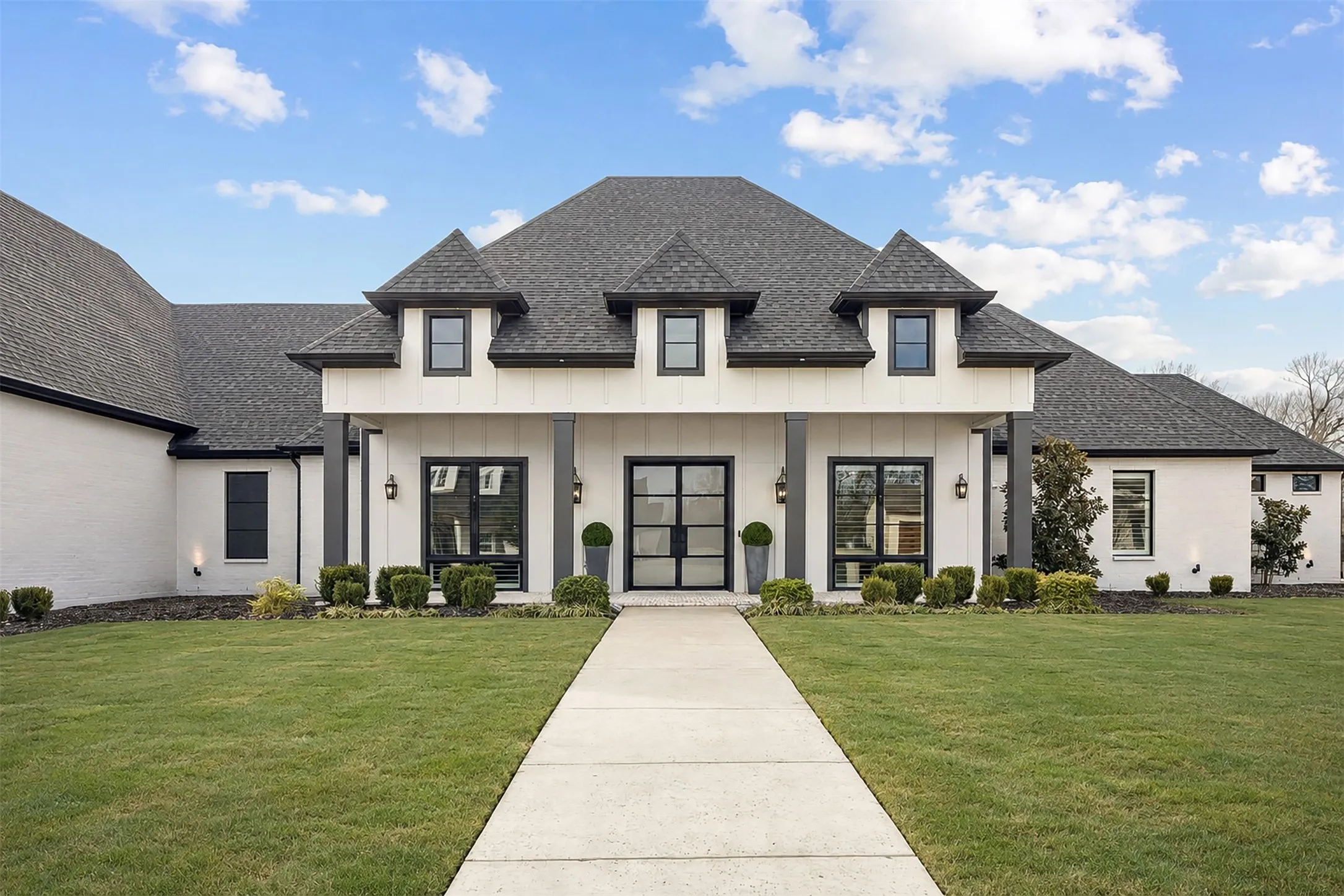 Single Family Residence For Sale in Collin County , 2095 Honey Lane, Celina, Texas 75009, 4 Bedroom, 5 Bathroom, 4 Garage spaces, 4,687 Sqft, built in 2022, Preowned, mls#21150646, Real Estate Agent in Celina, Homes For Sale in Collin county, Homes For Sale in Celina, Realtor in Celina Texas, Real Estate Brokerage Independent Realty Texas, Luminita Cordes Realtor
