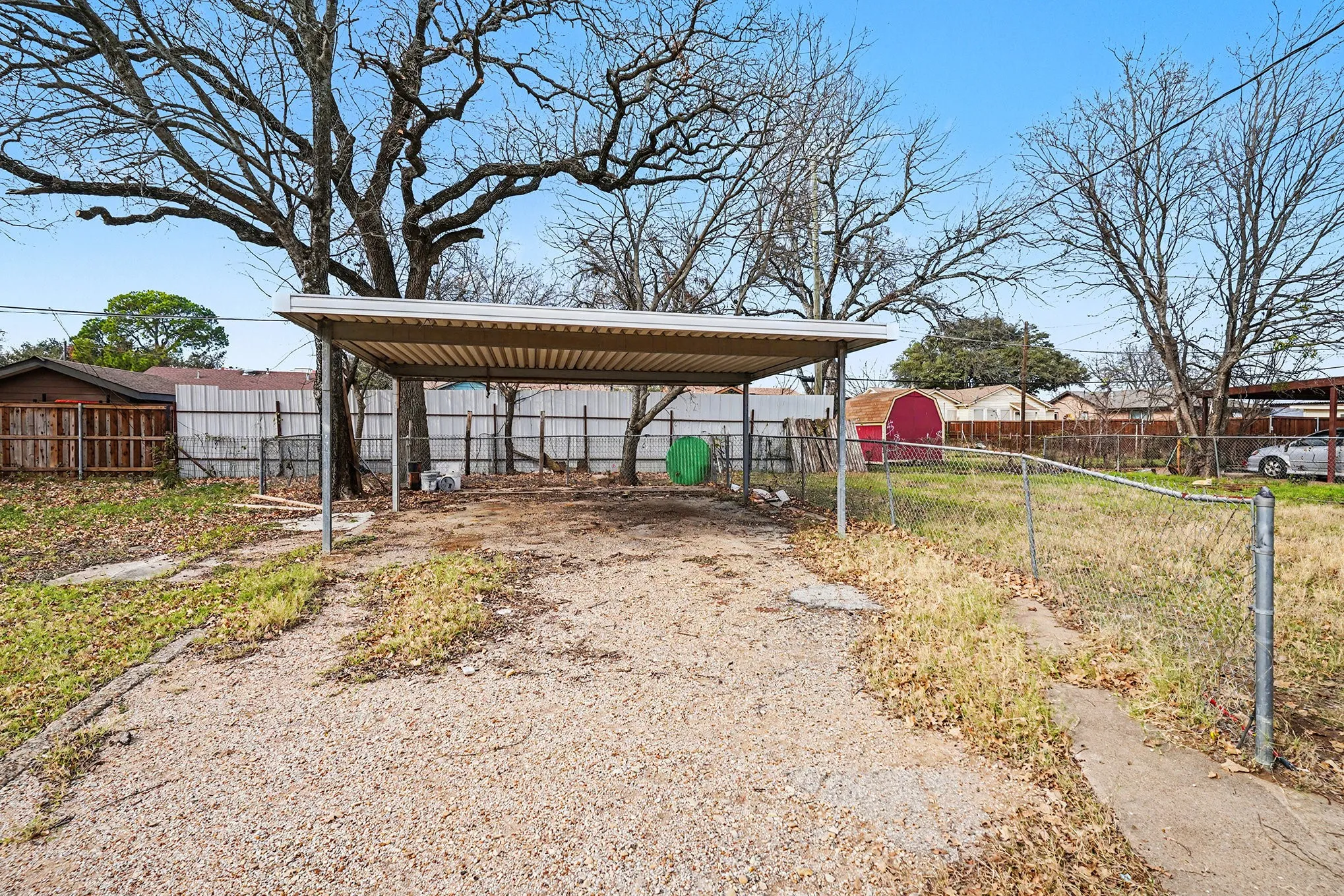 Single Family Residence For Rent in Tarrant County , 2209 Barbell Lane, Fort Worth, Texas 76111, 2 Bedrooms, 1 Bathroom, Garage spaces, 718 Sqft, built in 1953, Preowned, Price $1,295, mls#21152496, Real Estate Agent in Fort Worth, Homes For Rent in Tarrant county, Homes For Rent in Fort Worth, Realtor in Fort Worth Texas, Real Estate Brokerage Independent Realty Texas, Luminita Cordes Realtor