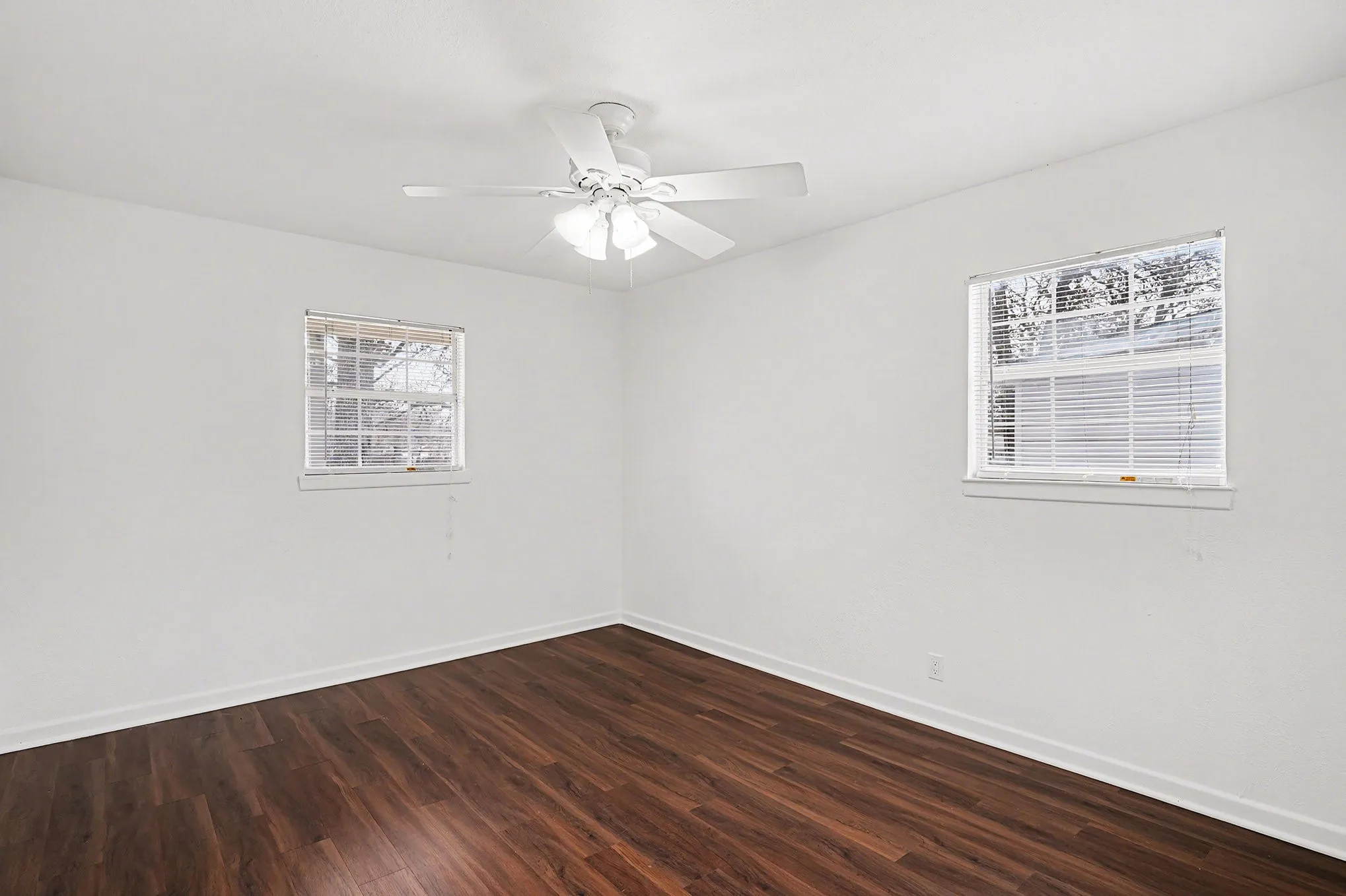 Single Family Residence For Rent in Tarrant County , 2209 Barbell Lane, Fort Worth, Texas 76111, 2 Bedrooms, 1 Bathroom, Garage spaces, 718 Sqft, built in 1953, Preowned, Price $1,295, mls#21152496, Real Estate Agent in Fort Worth, Homes For Rent in Tarrant county, Homes For Rent in Fort Worth, Realtor in Fort Worth Texas, Real Estate Brokerage Independent Realty Texas, Luminita Cordes Realtor