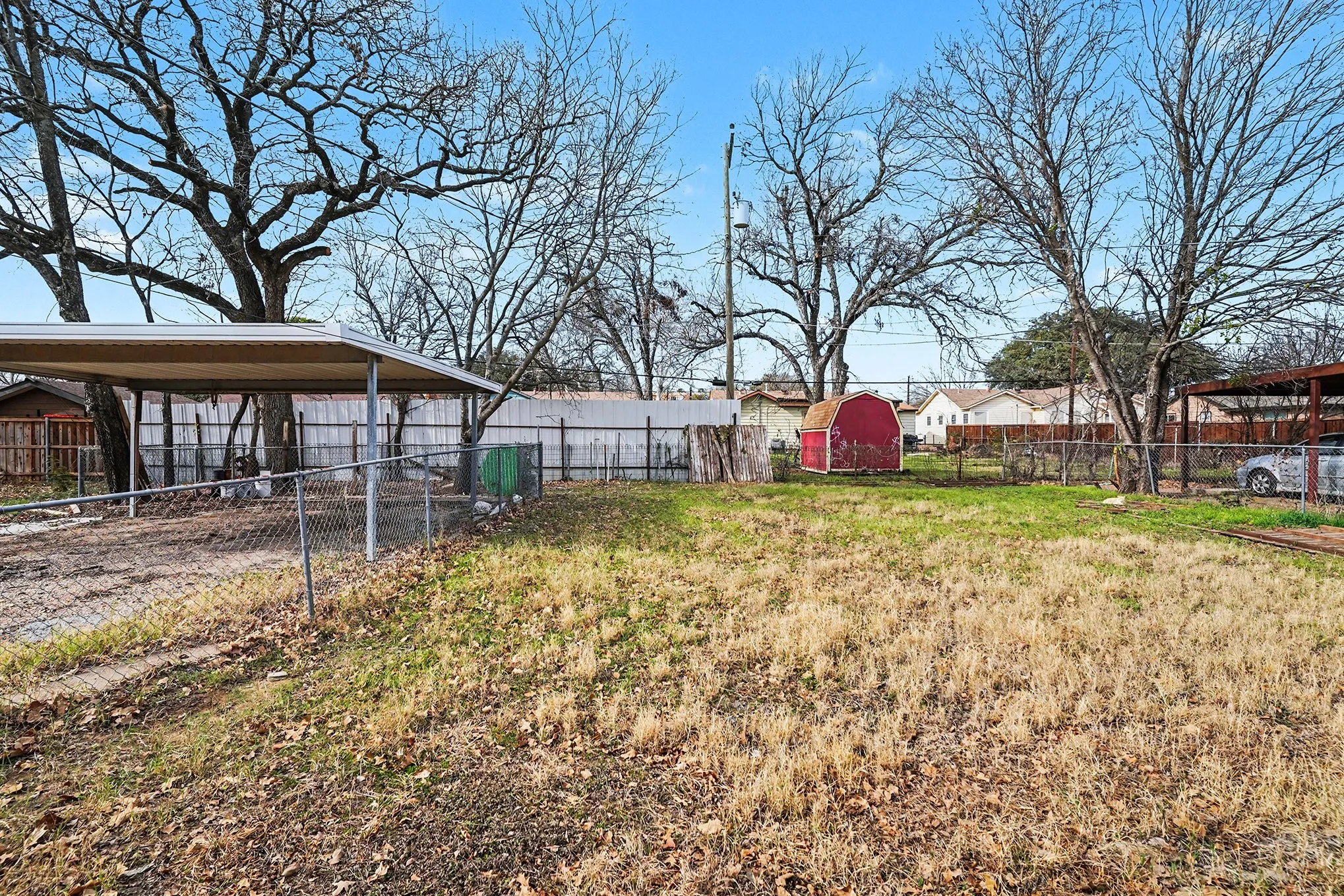 Single Family Residence For Rent in Tarrant County , 2209 Barbell Lane, Fort Worth, Texas 76111, 2 Bedrooms, 1 Bathroom, Garage spaces, 718 Sqft, built in 1953, Preowned, Price $1,295, mls#21152496, Real Estate Agent in Fort Worth, Homes For Rent in Tarrant county, Homes For Rent in Fort Worth, Realtor in Fort Worth Texas, Real Estate Brokerage Independent Realty Texas, Luminita Cordes Realtor