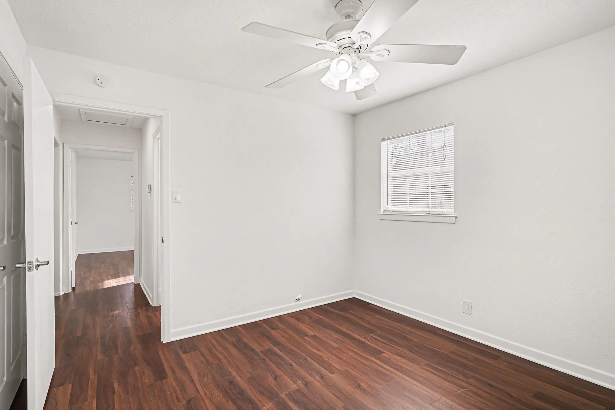 Single Family Residence For Rent in Tarrant County , 2209 Barbell Lane, Fort Worth, Texas 76111, 2 Bedrooms, 1 Bathroom, Garage spaces, 718 Sqft, built in 1953, Preowned, Price $1,295, mls#21152496, Real Estate Agent in Fort Worth, Homes For Rent in Tarrant county, Homes For Rent in Fort Worth, Realtor in Fort Worth Texas, Real Estate Brokerage Independent Realty Texas, Luminita Cordes Realtor