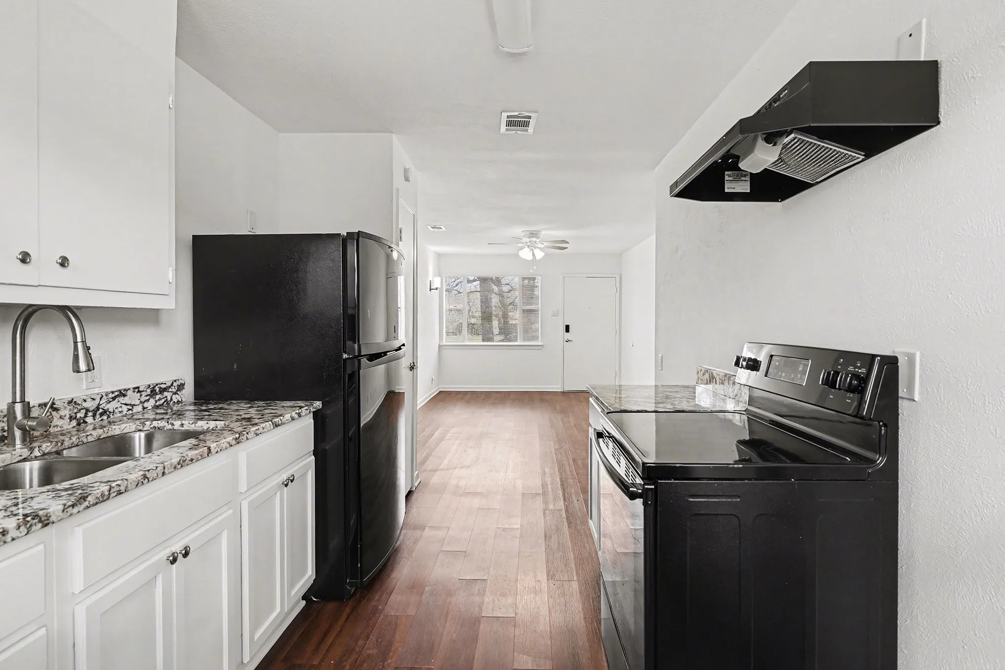 Single Family Residence For Rent in Tarrant County , 2209 Barbell Lane, Fort Worth, Texas 76111, 2 Bedrooms, 1 Bathroom, Garage spaces, 718 Sqft, built in 1953, Preowned, Price $1,295, mls#21152496, Real Estate Agent in Fort Worth, Homes For Rent in Tarrant county, Homes For Rent in Fort Worth, Realtor in Fort Worth Texas, Real Estate Brokerage Independent Realty Texas, Luminita Cordes Realtor