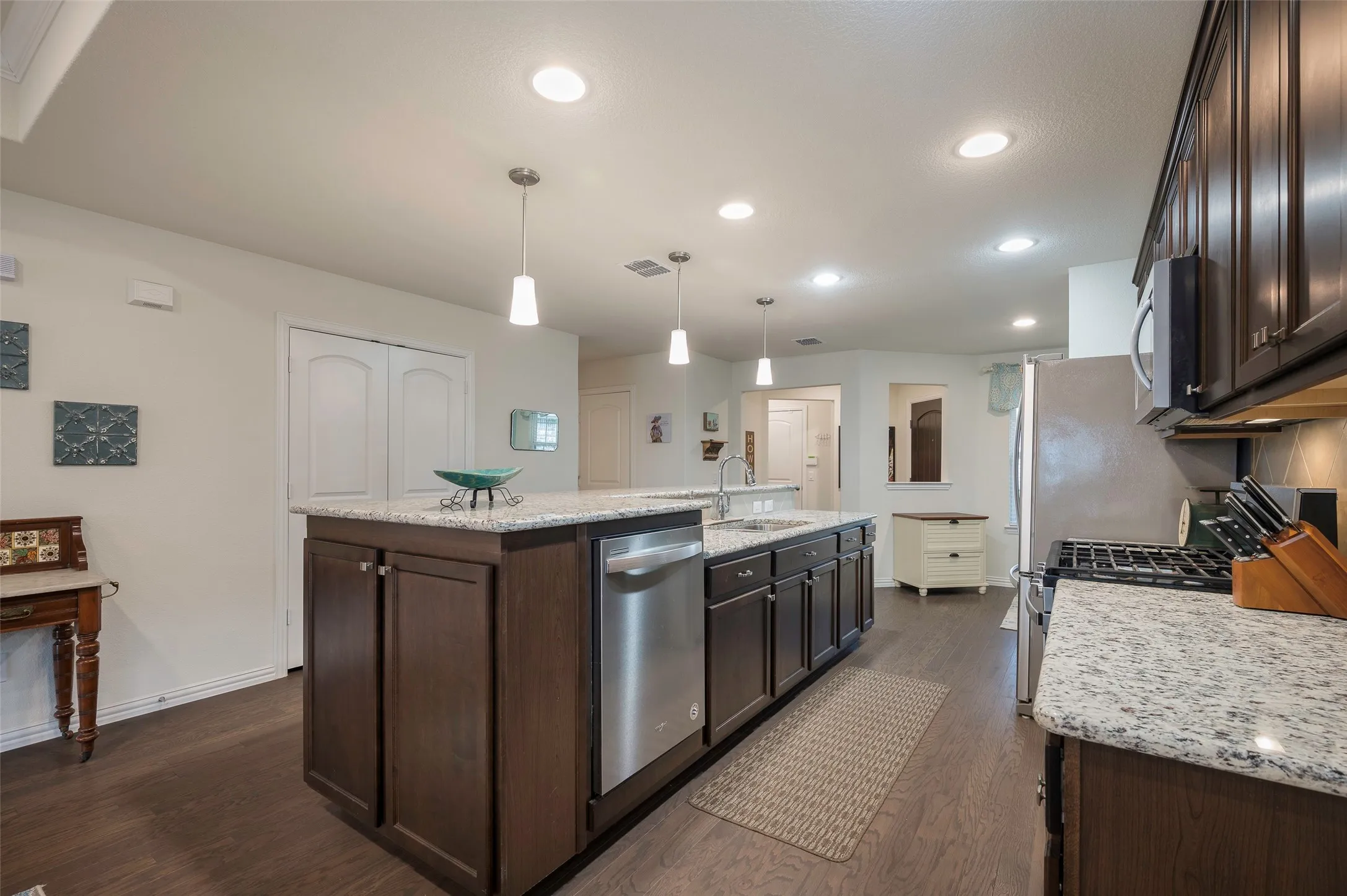Single Family Residence For Sale in Denton County , 7629 Parade Drive, Little Elm, Texas 76227, 2 Bedroom, 2 Bathroom, 2 Garage spaces, 1,551 Sqft, built in 2019, Preowned, mls#21147978, Real Estate Agent in Little Elm, Homes For Sale in Denton county, Homes For Sale in Little Elm, Realtor in Little Elm Texas, Real Estate Brokerage Independent Realty Texas, Luminita Cordes Realtor