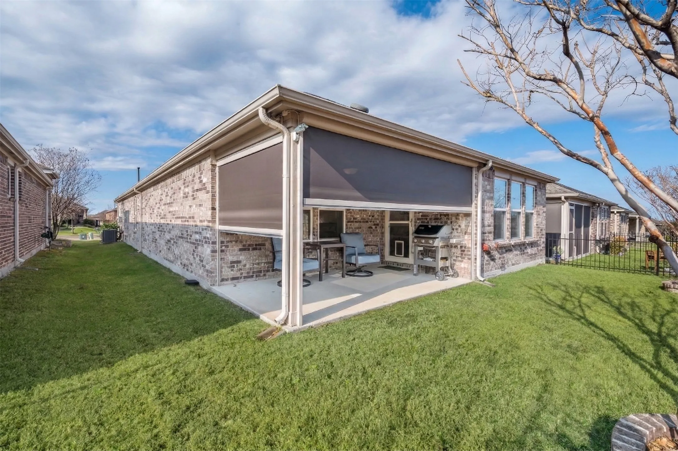 Single Family Residence For Sale in Denton County , 7629 Parade Drive, Little Elm, Texas 76227, 2 Bedroom, 2 Bathroom, 2 Garage spaces, 1,551 Sqft, built in 2019, Preowned, mls#21147978, Real Estate Agent in Little Elm, Homes For Sale in Denton county, Homes For Sale in Little Elm, Realtor in Little Elm Texas, Real Estate Brokerage Independent Realty Texas, Luminita Cordes Realtor