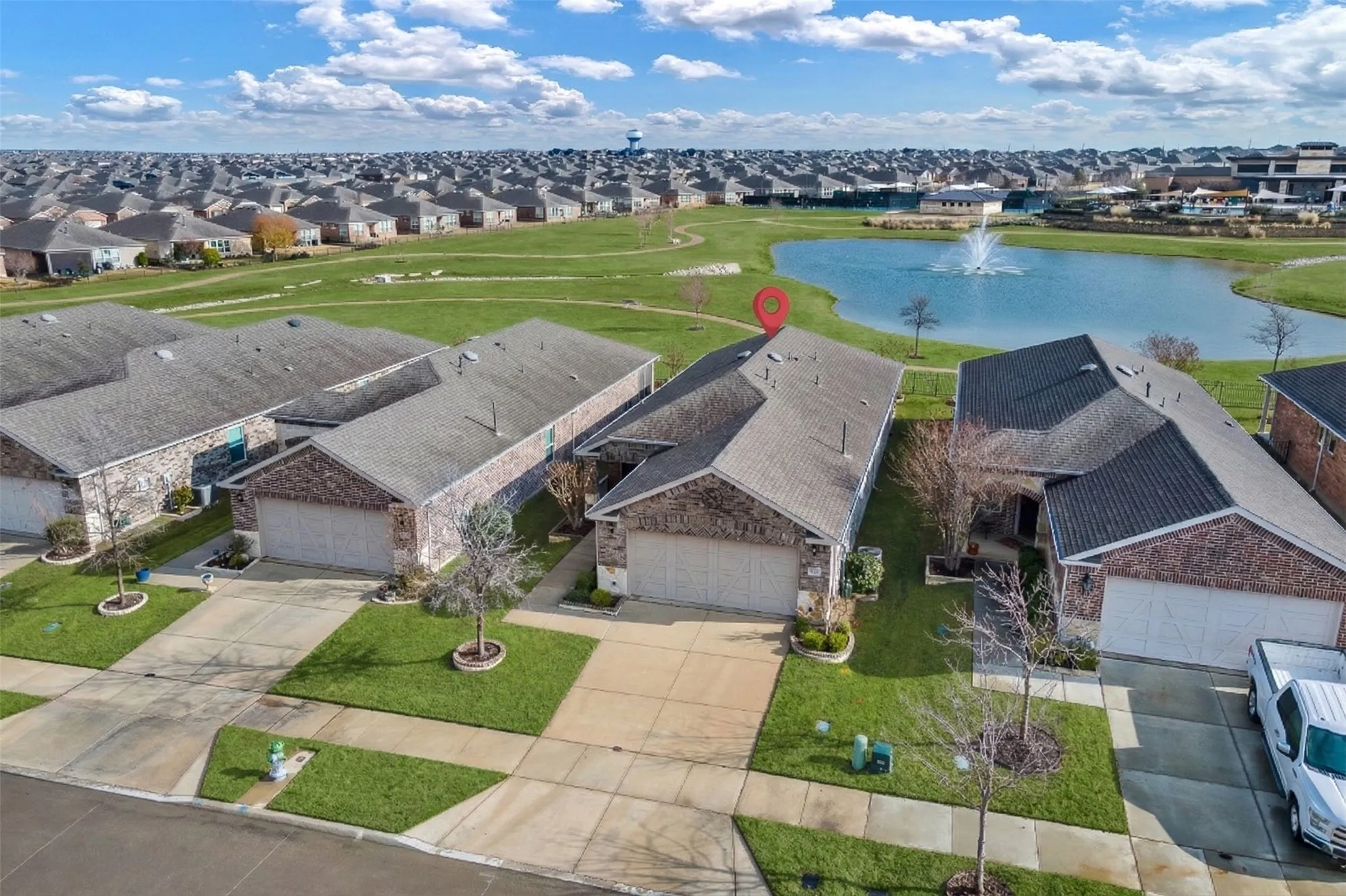 Single Family Residence For Sale in Denton County , 7629 Parade Drive, Little Elm, Texas 76227, 2 Bedroom, 2 Bathroom, 2 Garage spaces, 1,551 Sqft, built in 2019, Preowned, mls#21147978, Real Estate Agent in Little Elm, Homes For Sale in Denton county, Homes For Sale in Little Elm, Realtor in Little Elm Texas, Real Estate Brokerage Independent Realty Texas, Luminita Cordes Realtor
