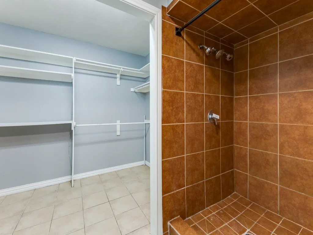 Single Family Residence For Sale in Dallas County , 205 Benwynd Drive, Mesquite, Texas 75149, 3 Bedroom, 3 Bathroom, Garage spaces, 2,521 Sqft, built in 1984, Preowned, mls#21152700, Real Estate Agent in Mesquite, Homes For Sale in Dallas county, Homes For Sale in Mesquite, Realtor in Mesquite Texas, Real Estate Brokerage Independent Realty Texas, Luminita Cordes Realtor