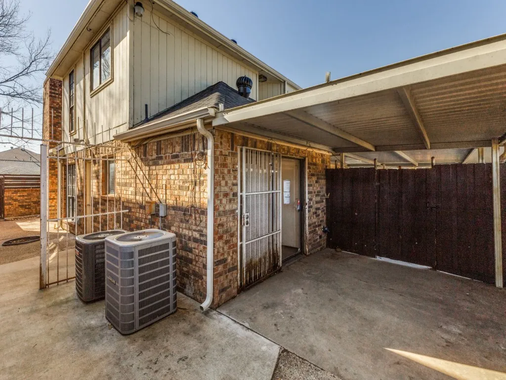 Single Family Residence For Sale in Dallas County , 205 Benwynd Drive, Mesquite, Texas 75149, 3 Bedroom, 3 Bathroom, Garage spaces, 2,521 Sqft, built in 1984, Preowned, mls#21152700, Real Estate Agent in Mesquite, Homes For Sale in Dallas county, Homes For Sale in Mesquite, Realtor in Mesquite Texas, Real Estate Brokerage Independent Realty Texas, Luminita Cordes Realtor