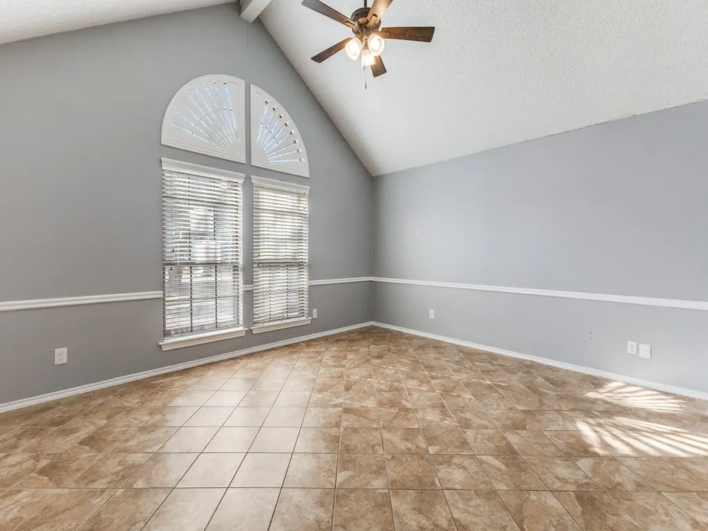 Single Family Residence For Sale in Dallas County , 205 Benwynd Drive, Mesquite, Texas 75149, 3 Bedroom, 3 Bathroom, Garage spaces, 2,521 Sqft, built in 1984, Preowned, mls#21152700, Real Estate Agent in Mesquite, Homes For Sale in Dallas county, Homes For Sale in Mesquite, Realtor in Mesquite Texas, Real Estate Brokerage Independent Realty Texas, Luminita Cordes Realtor