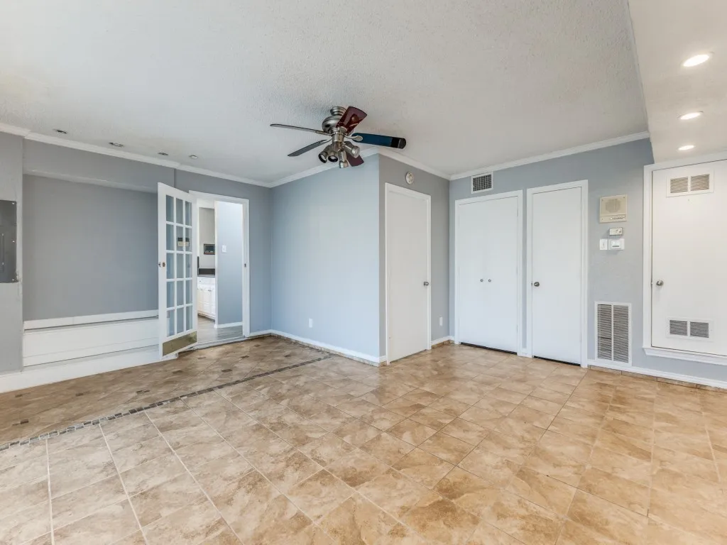 Single Family Residence For Sale in Dallas County , 205 Benwynd Drive, Mesquite, Texas 75149, 3 Bedroom, 3 Bathroom, Garage spaces, 2,521 Sqft, built in 1984, Preowned, mls#21152700, Real Estate Agent in Mesquite, Homes For Sale in Dallas county, Homes For Sale in Mesquite, Realtor in Mesquite Texas, Real Estate Brokerage Independent Realty Texas, Luminita Cordes Realtor
