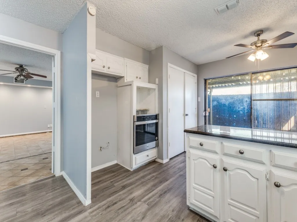 Single Family Residence For Sale in Dallas County , 205 Benwynd Drive, Mesquite, Texas 75149, 3 Bedroom, 3 Bathroom, Garage spaces, 2,521 Sqft, built in 1984, Preowned, mls#21152700, Real Estate Agent in Mesquite, Homes For Sale in Dallas county, Homes For Sale in Mesquite, Realtor in Mesquite Texas, Real Estate Brokerage Independent Realty Texas, Luminita Cordes Realtor
