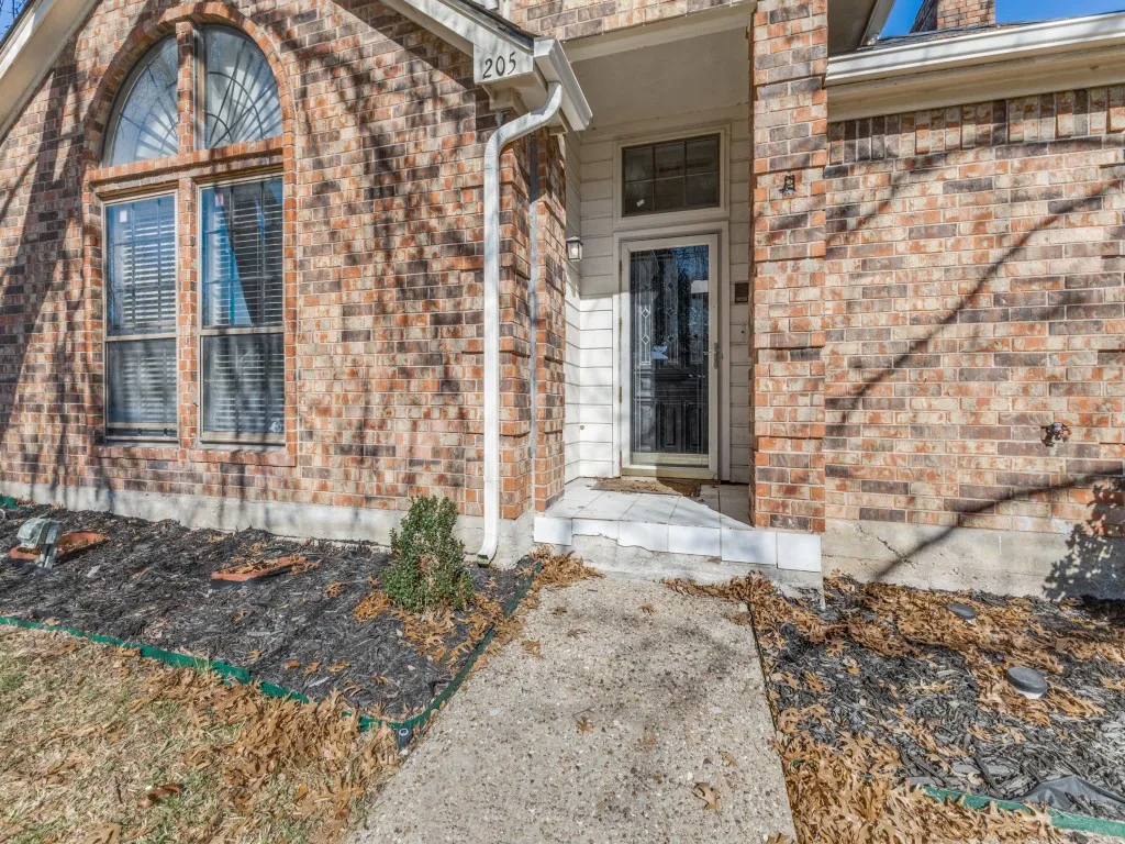 Single Family Residence For Sale in Dallas County , 205 Benwynd Drive, Mesquite, Texas 75149, 3 Bedroom, 3 Bathroom, Garage spaces, 2,521 Sqft, built in 1984, Preowned, mls#21152700, Real Estate Agent in Mesquite, Homes For Sale in Dallas county, Homes For Sale in Mesquite, Realtor in Mesquite Texas, Real Estate Brokerage Independent Realty Texas, Luminita Cordes Realtor
